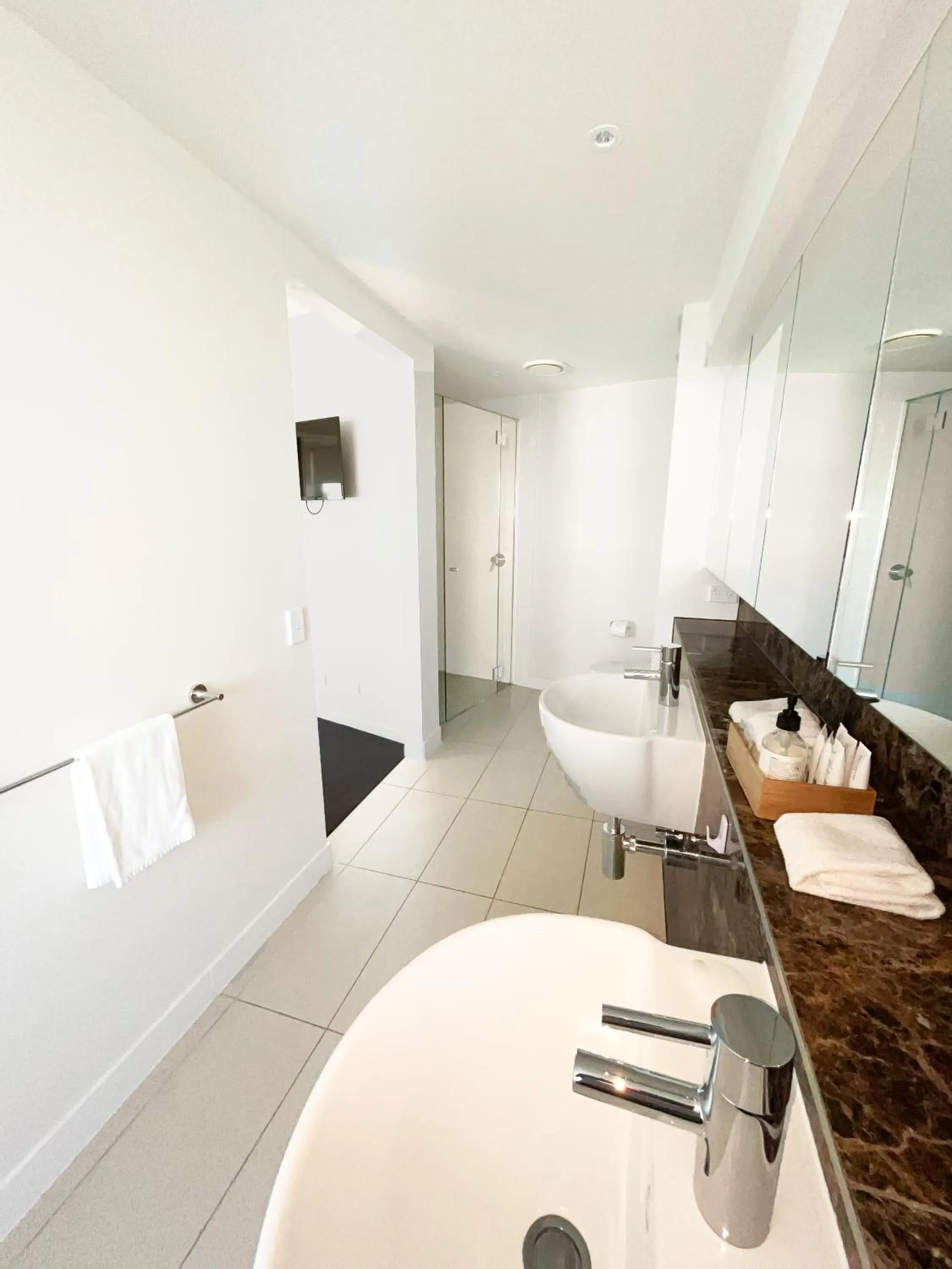 Toilet in Oshen Holiday Apartments Yeppoon