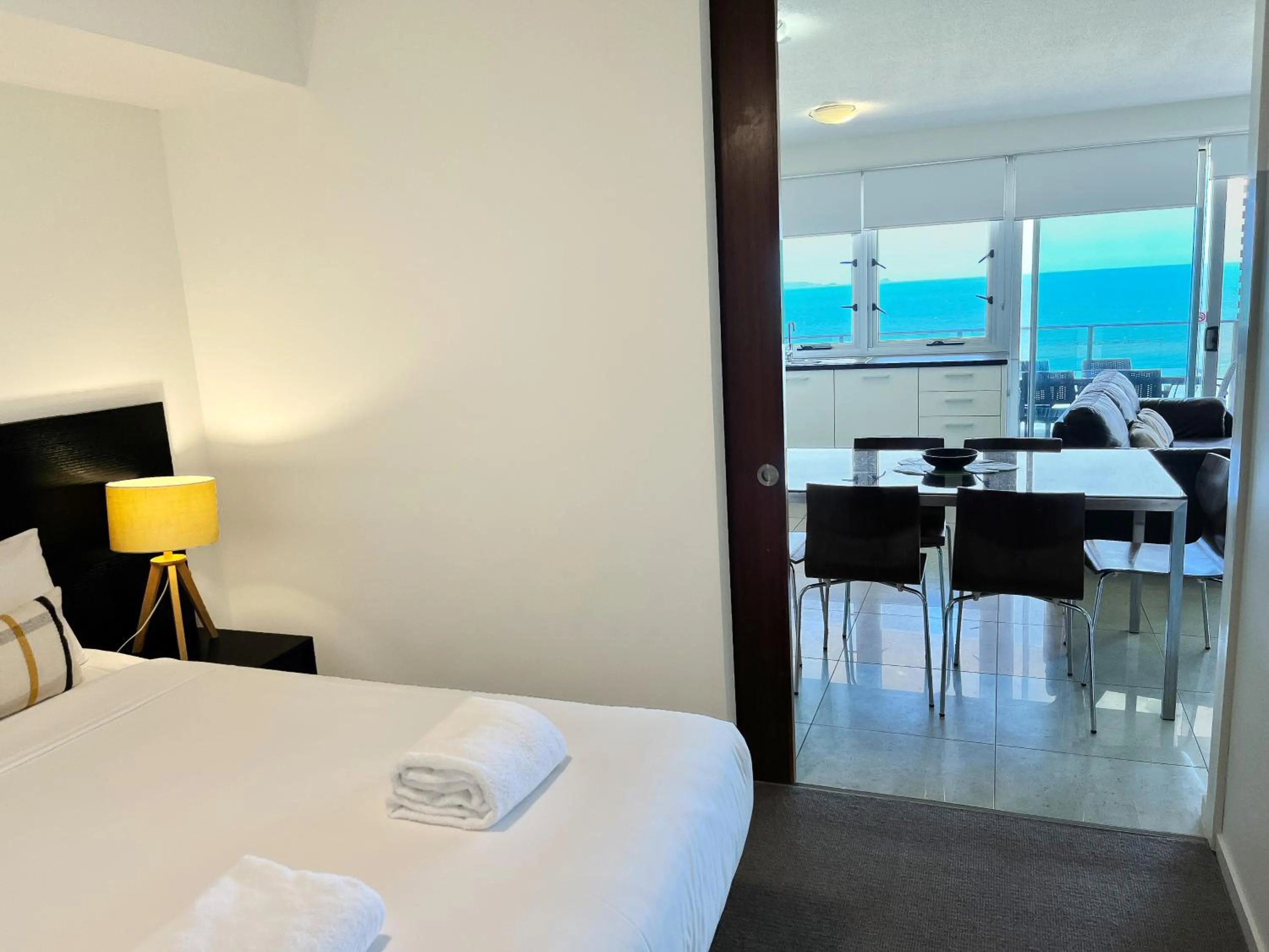 Bedroom, Bed in Oshen Holiday Apartments Yeppoon