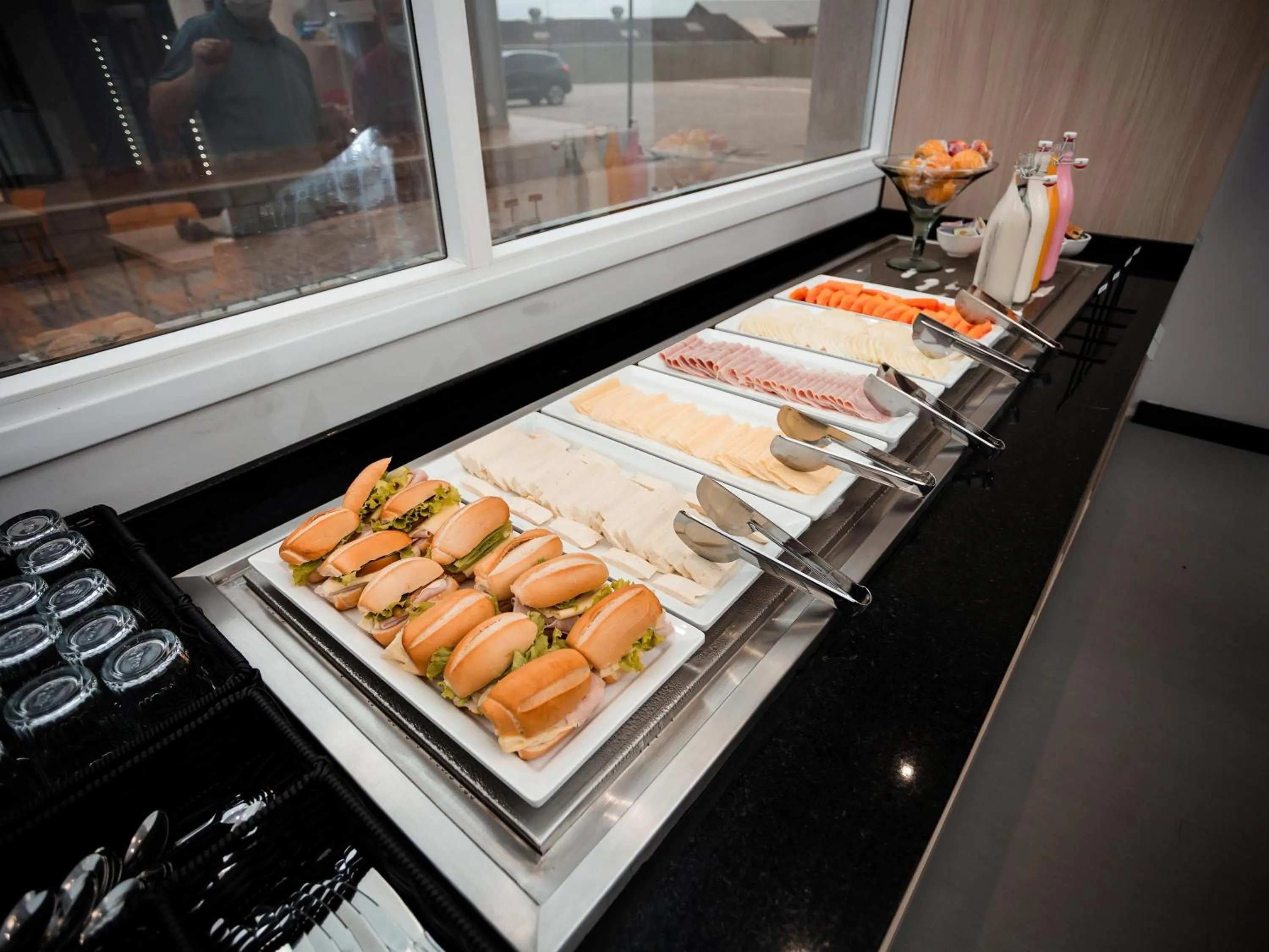 Restaurant/places to eat in IBIS BUDGET CAPAO Bonito