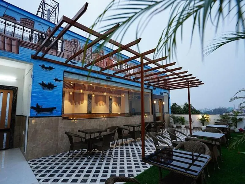 Restaurant/places to eat in Hotel River Rhythm Assi Ghat