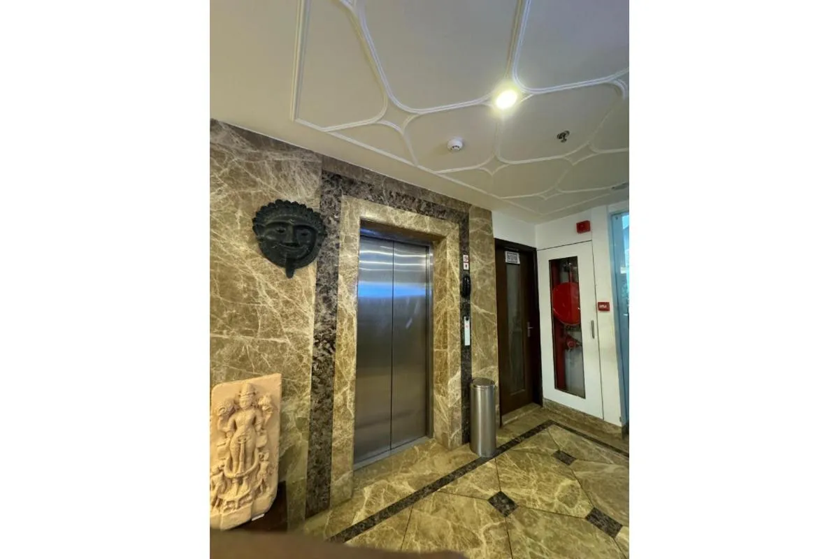 elevator in Hotel River Rhythm Assi Ghat