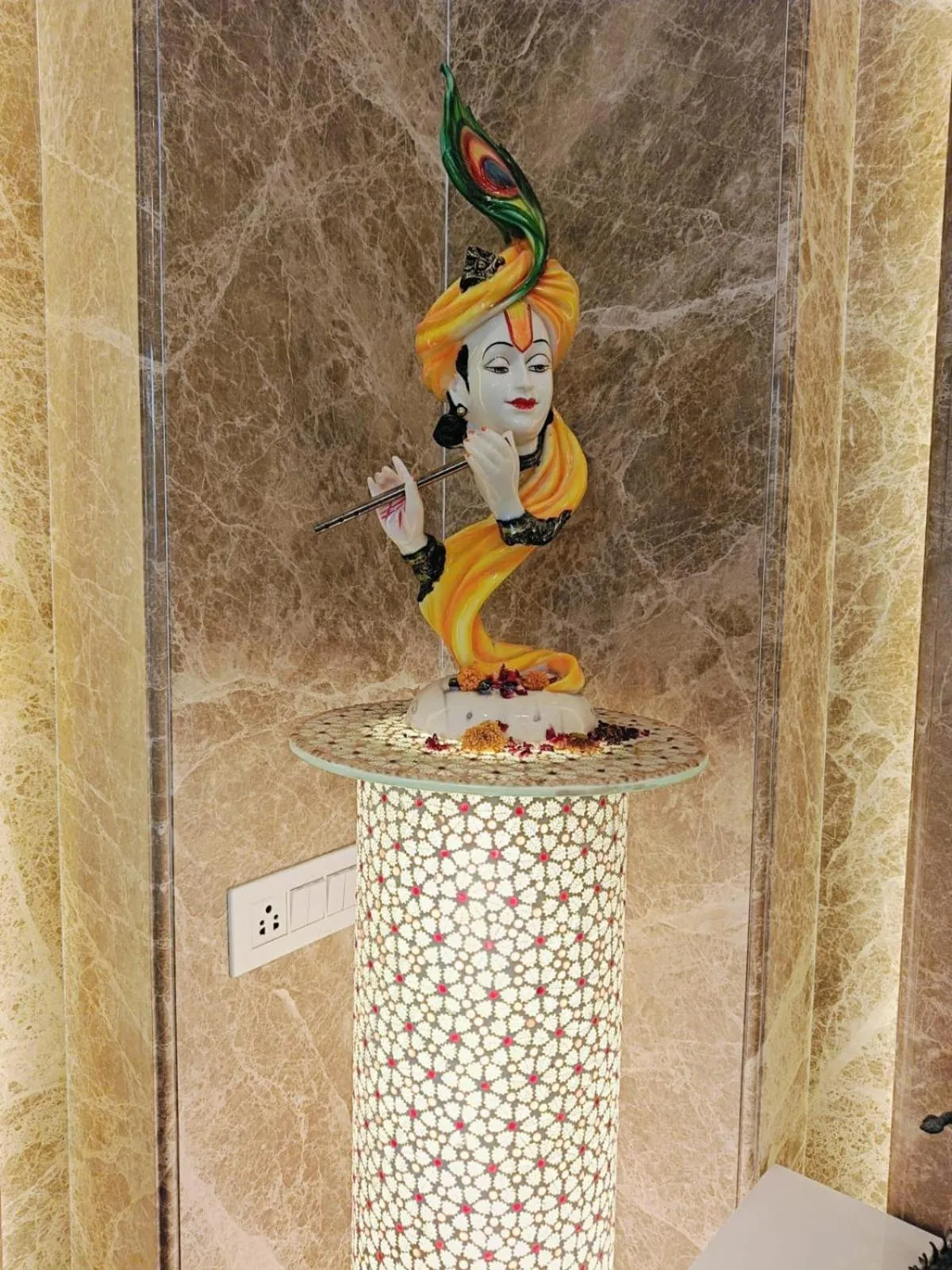 Decorative detail in Hotel River Rhythm Assi Ghat