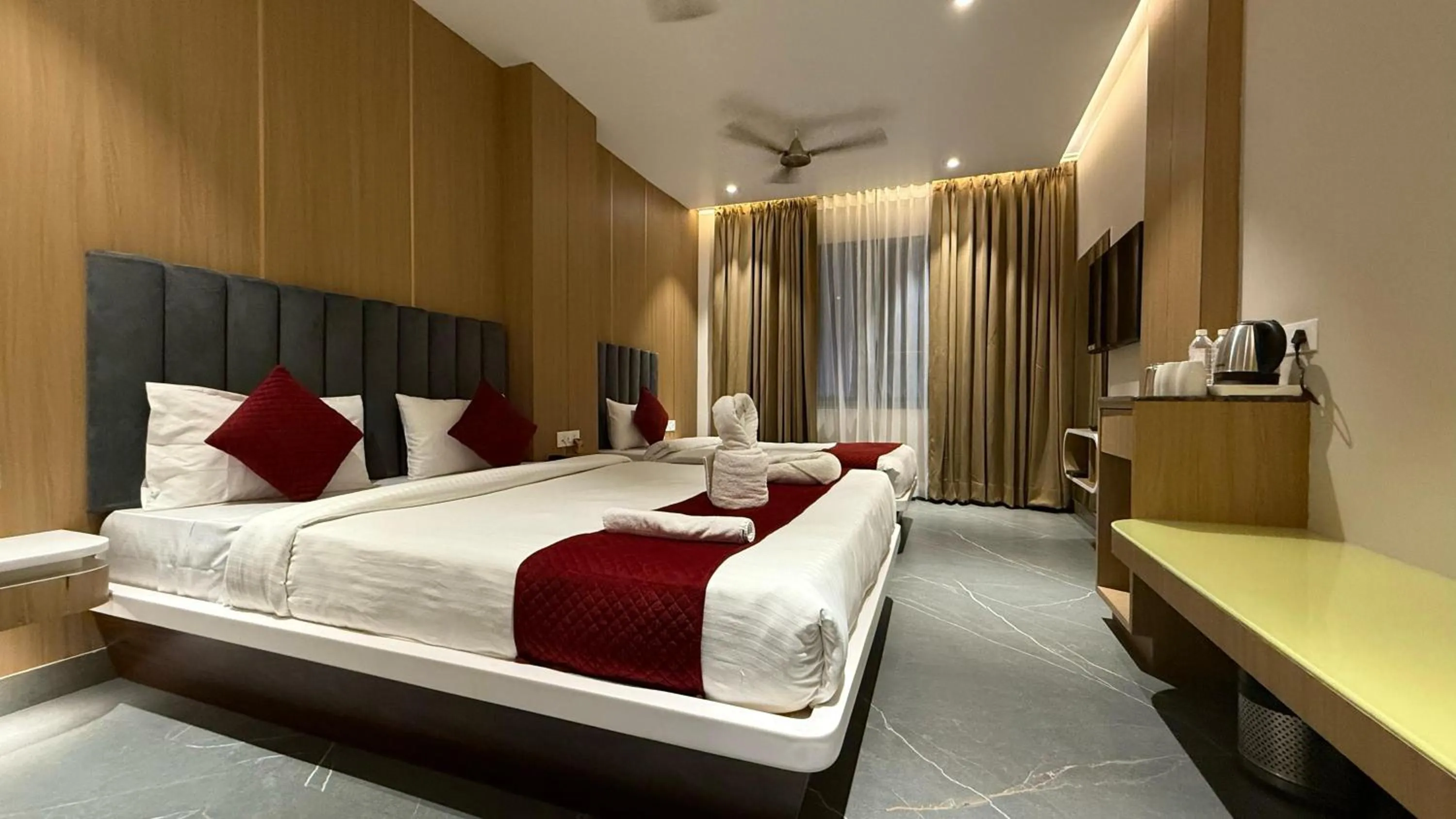 Bed in Hotel River Rhythm Assi Ghat