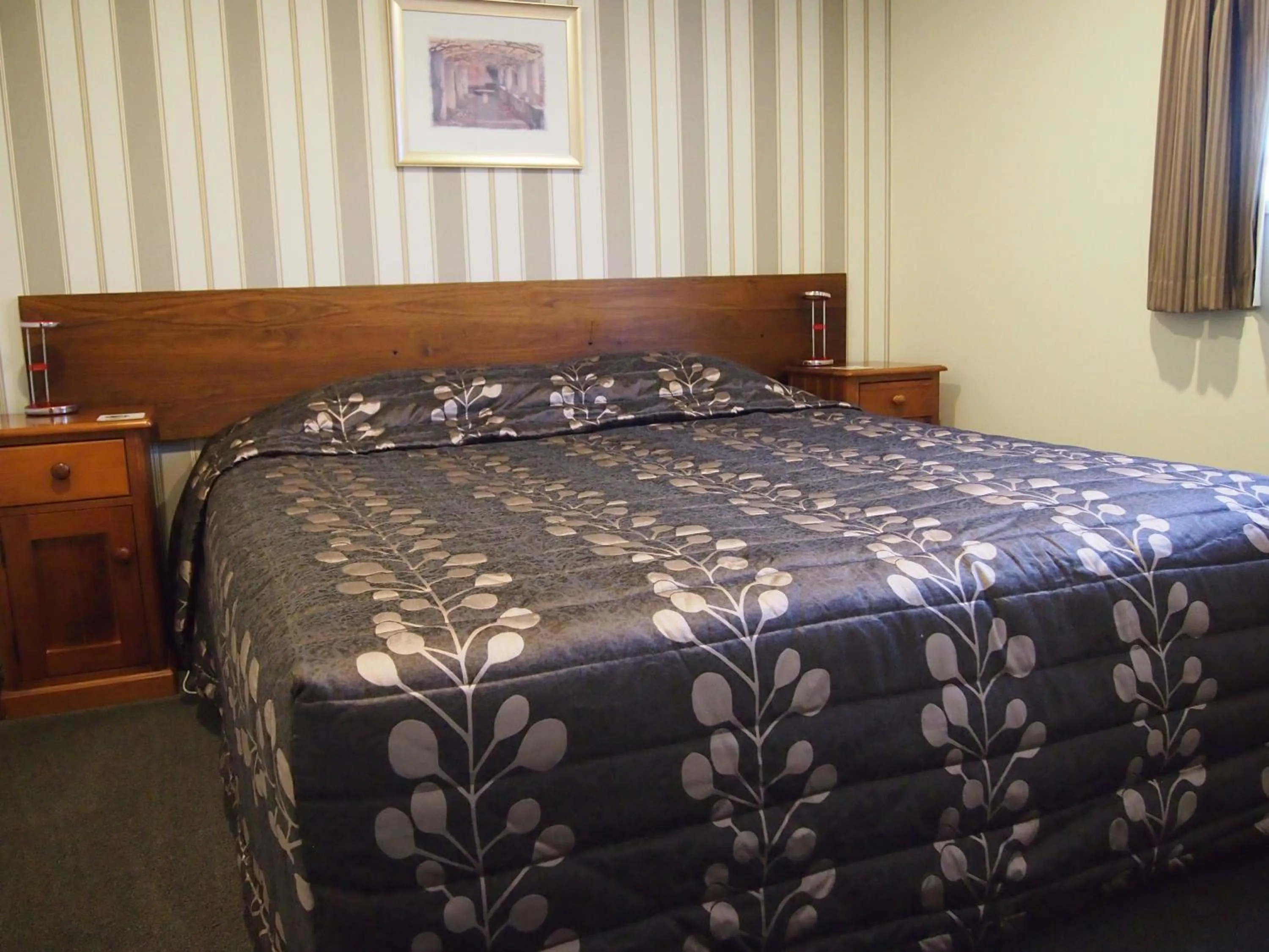 Bed in Shades of Arrowtown