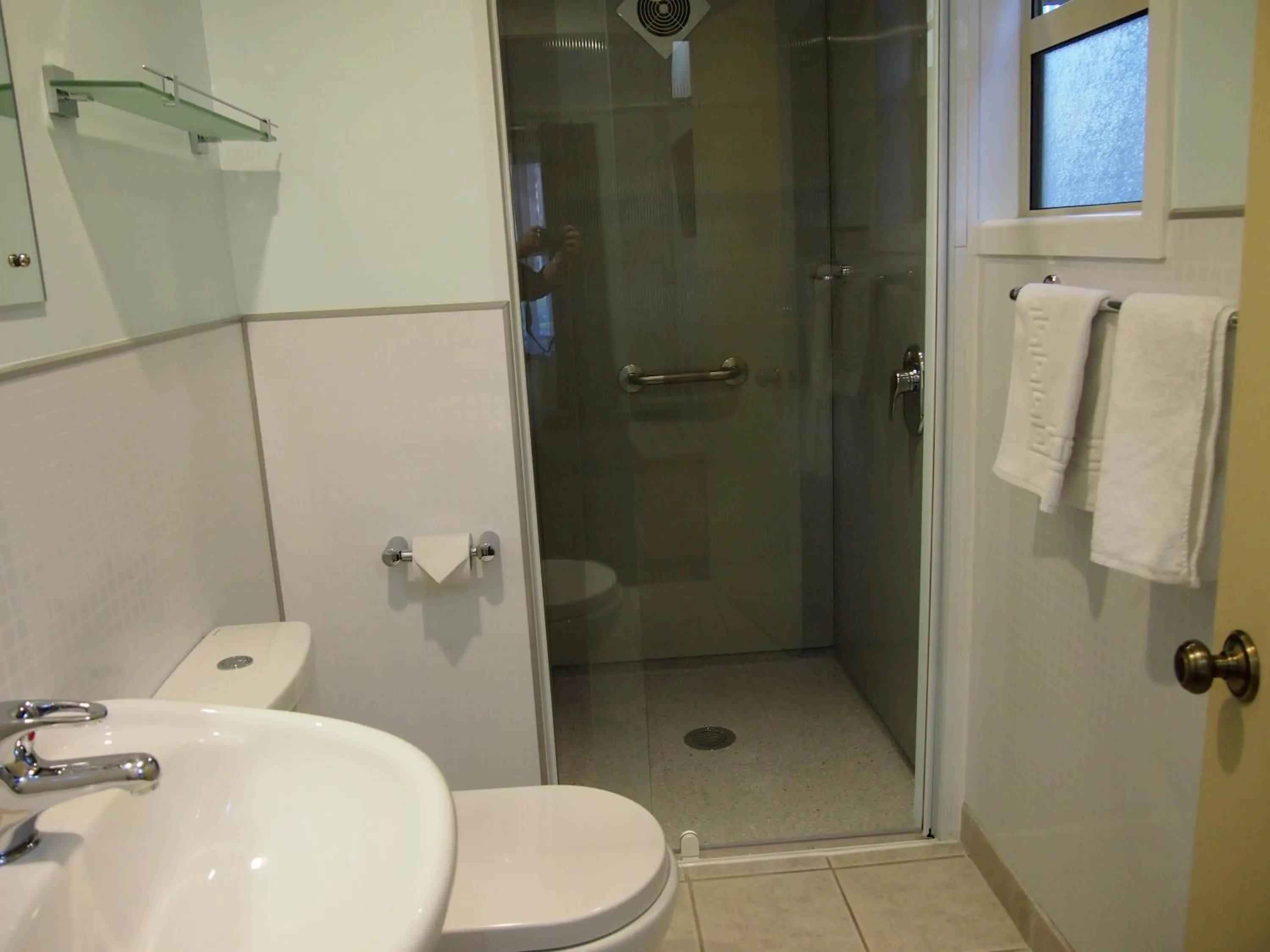 Bathroom in Shades of Arrowtown