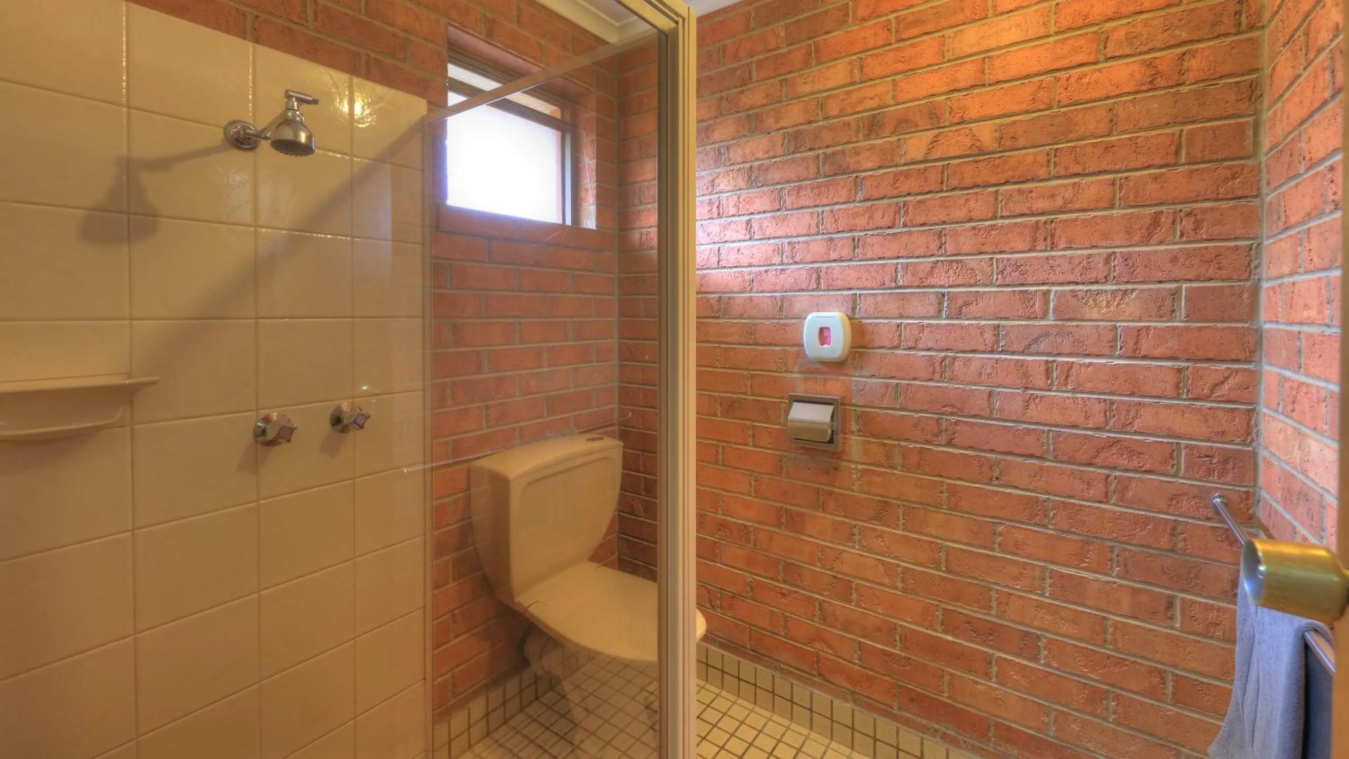 Bathroom in Moama Central Motel