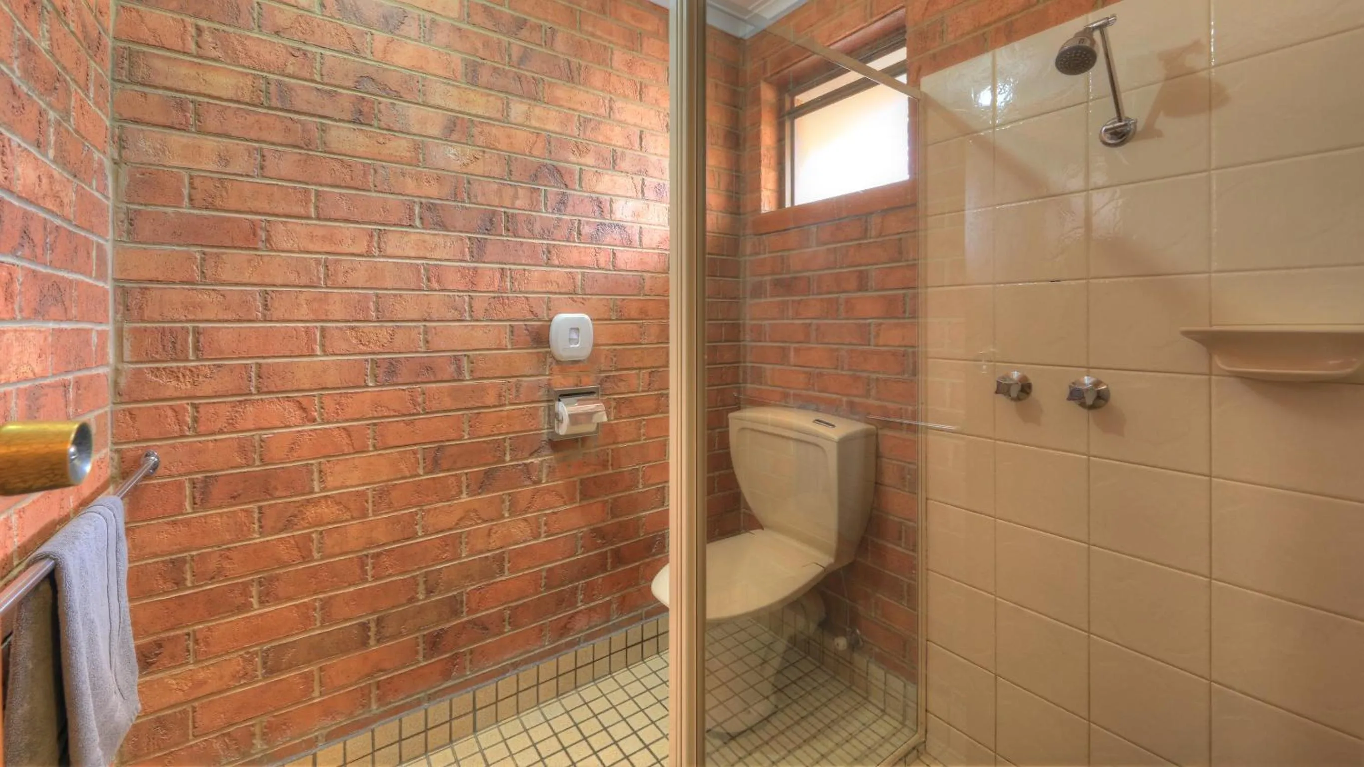 Bathroom in Moama Central Motel