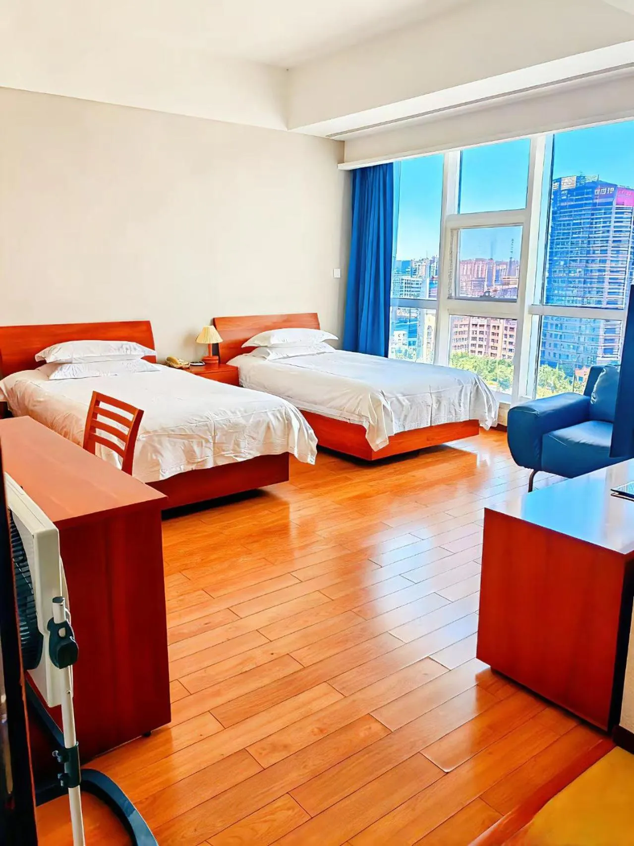 Photo of the whole room in East King Business Hotel (West Lake store, Hangzhou)