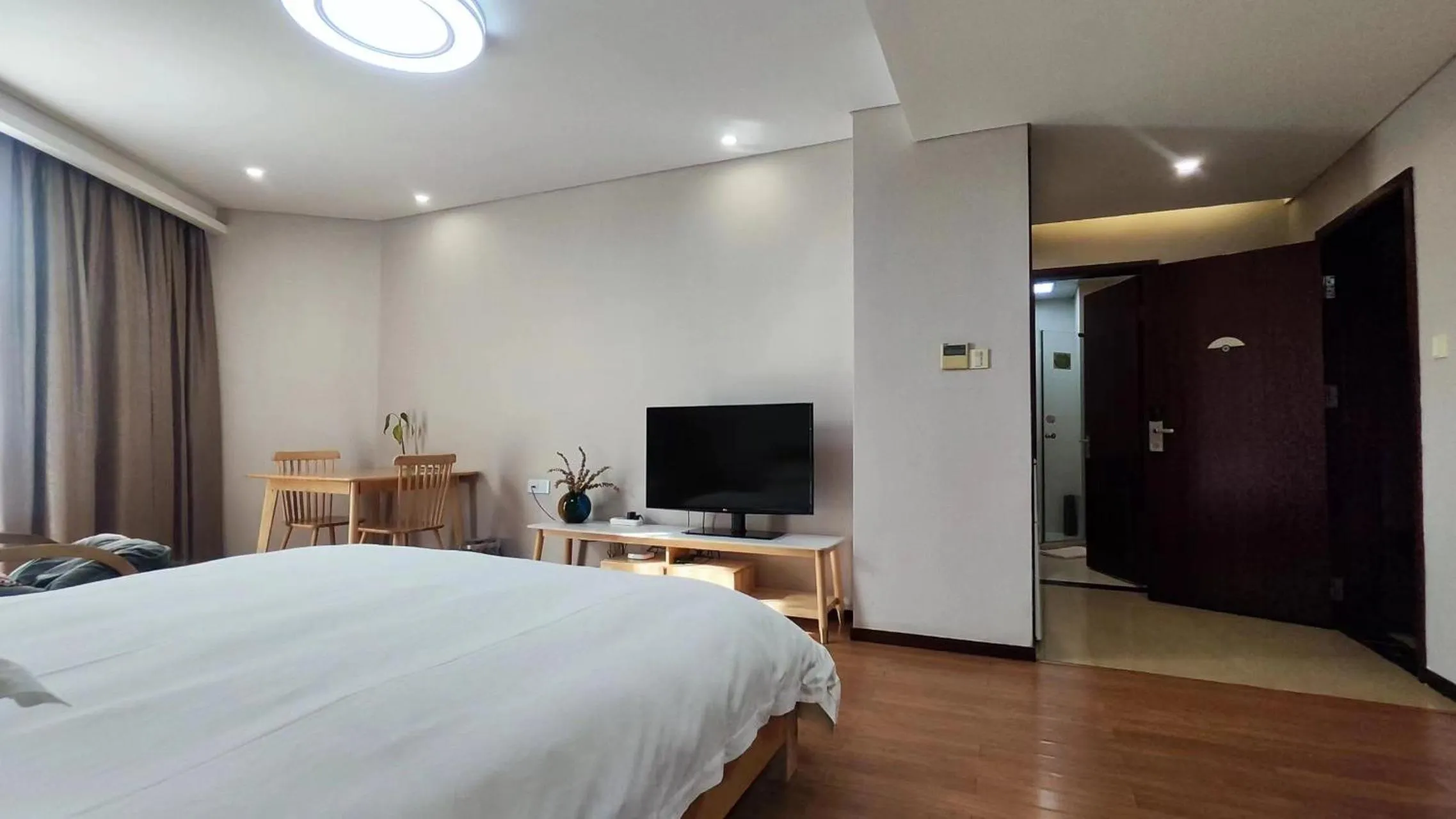 Bedroom in East King Business Hotel (West Lake store, Hangzhou)