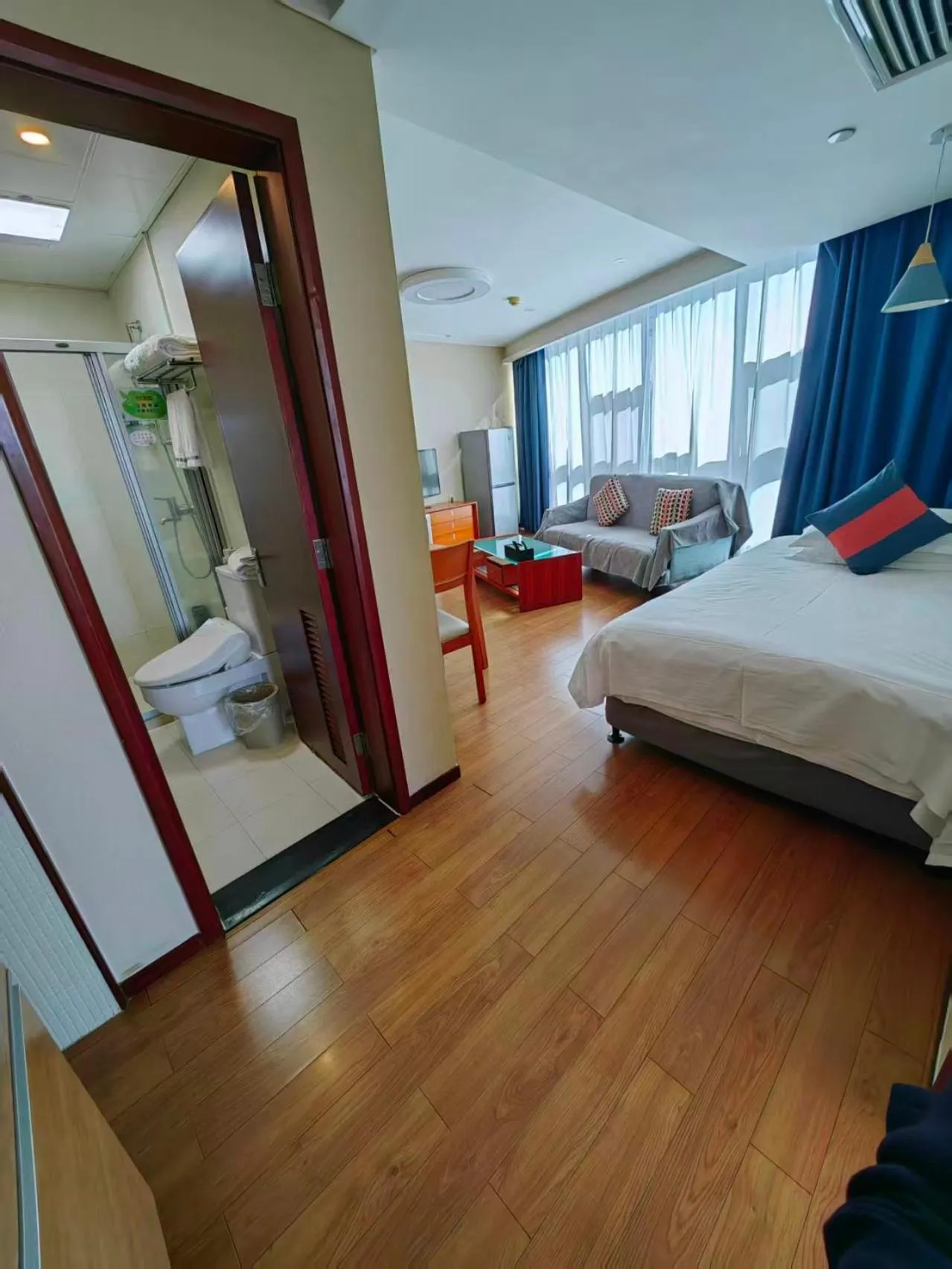 Property building in East King Business Hotel (West Lake store, Hangzhou)