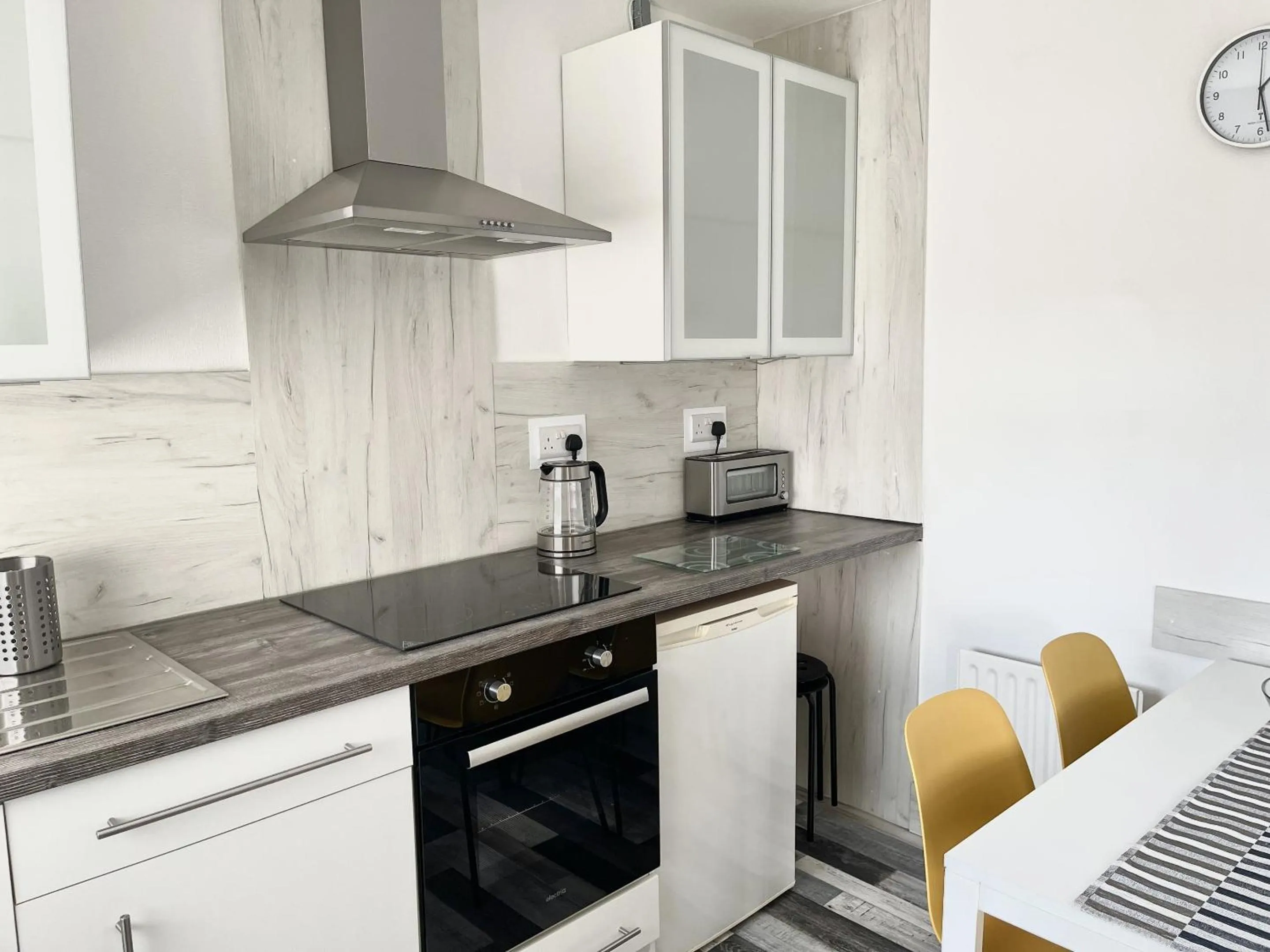 Kitchen or kitchenette in The Bawdens Holiday Apartments