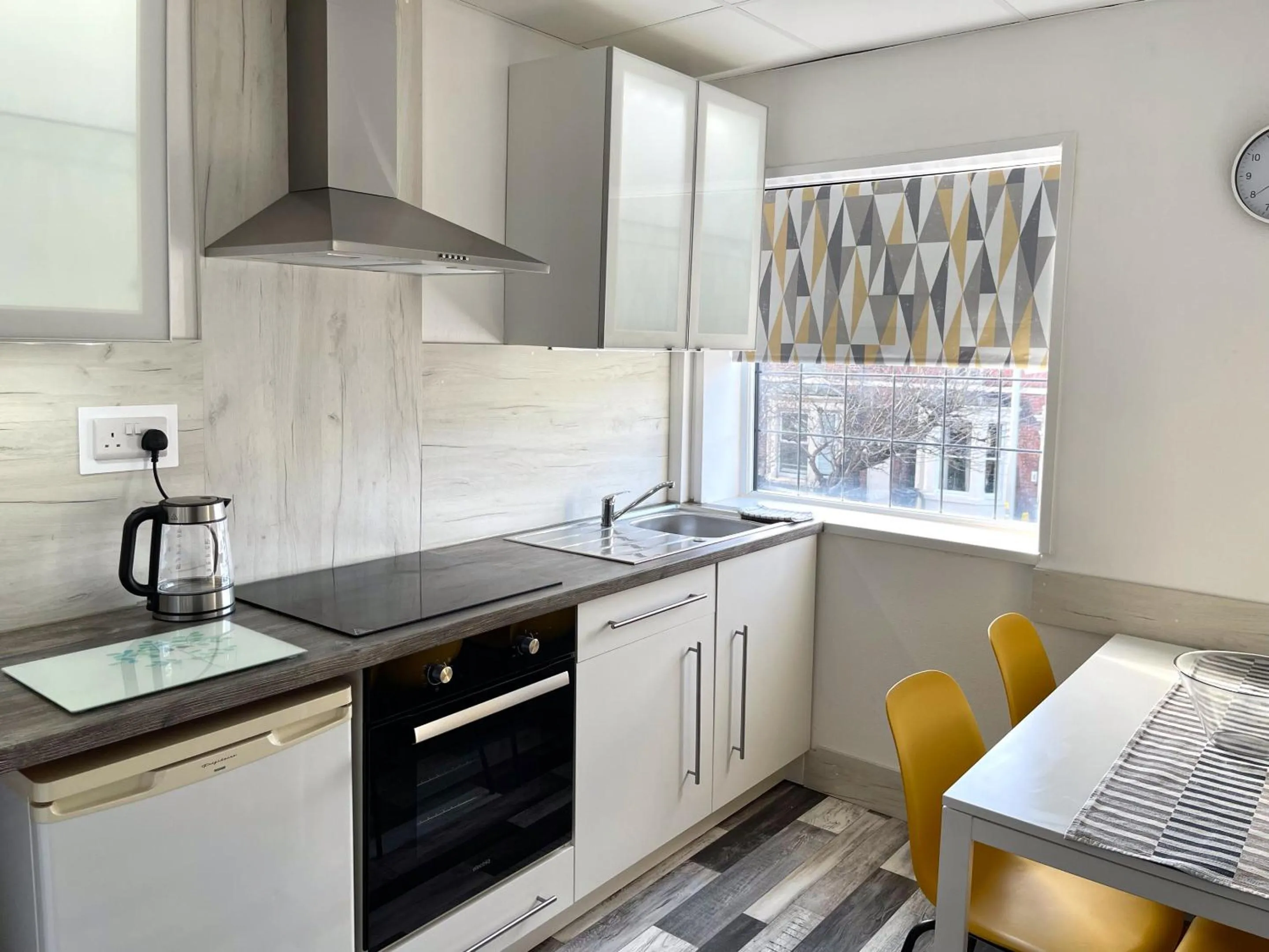 Kitchen or kitchenette in The Bawdens Holiday Apartments
