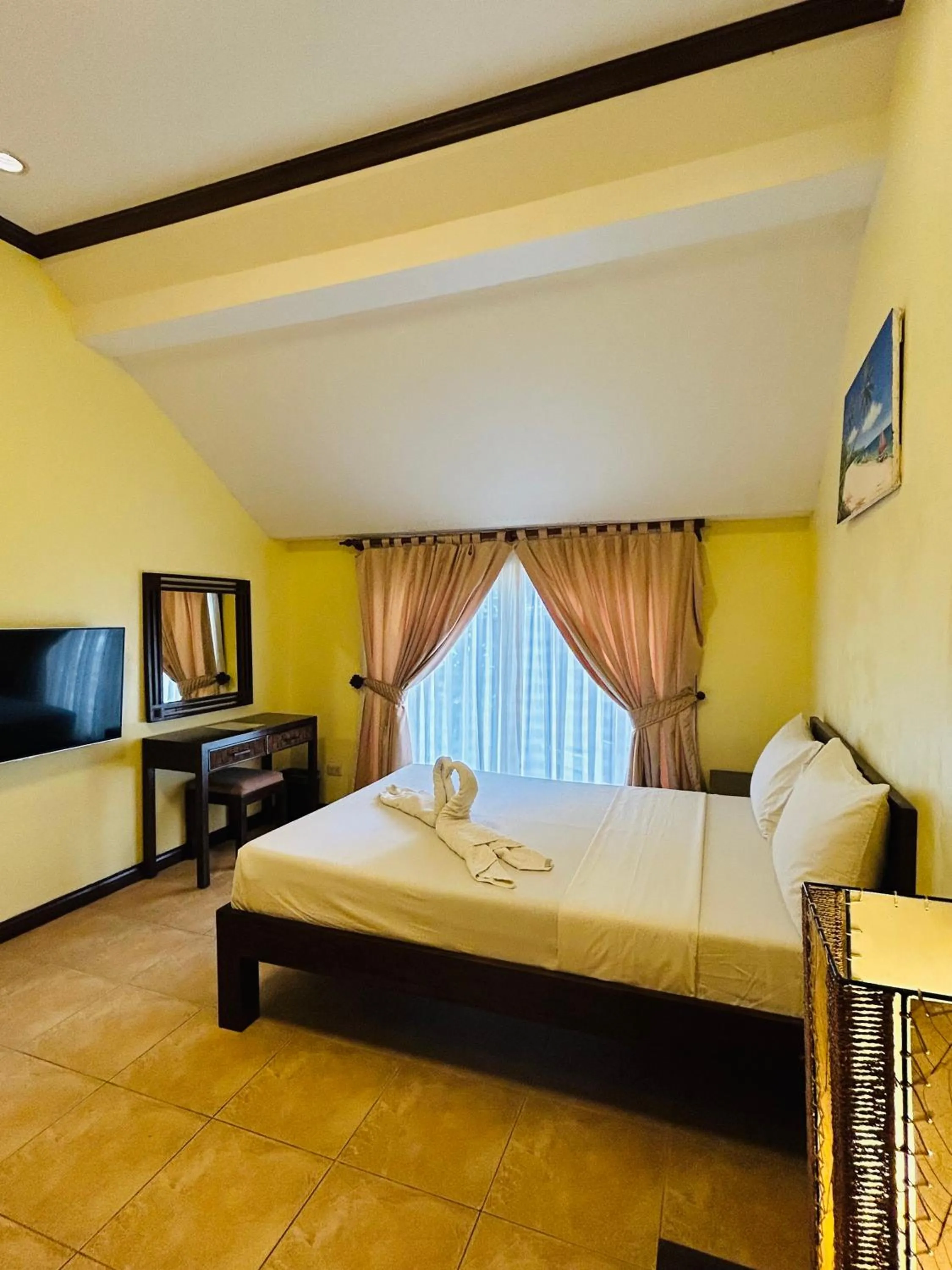 Bed in Sheridan Villas Boracay