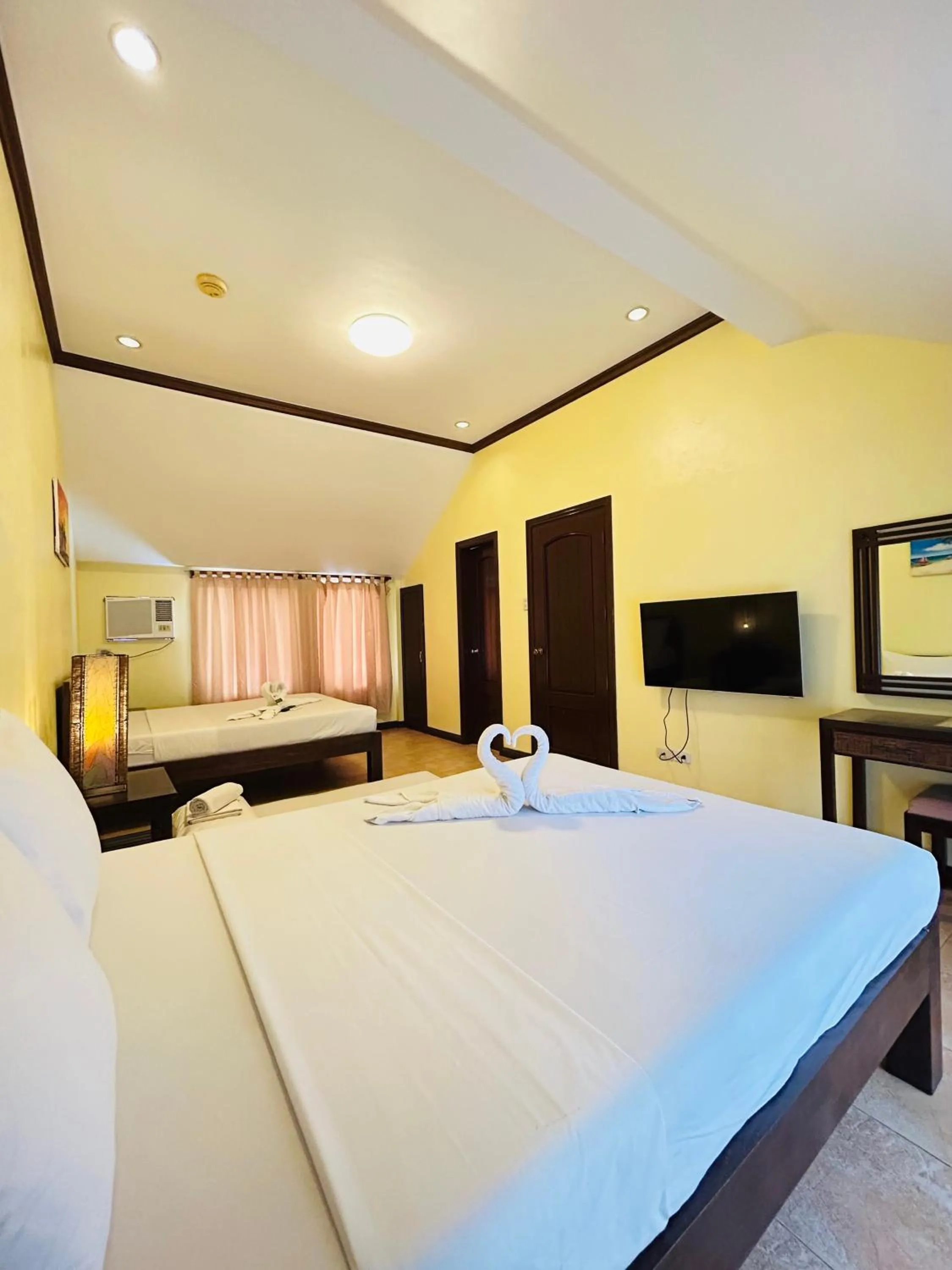 Bed in Sheridan Villas Boracay
