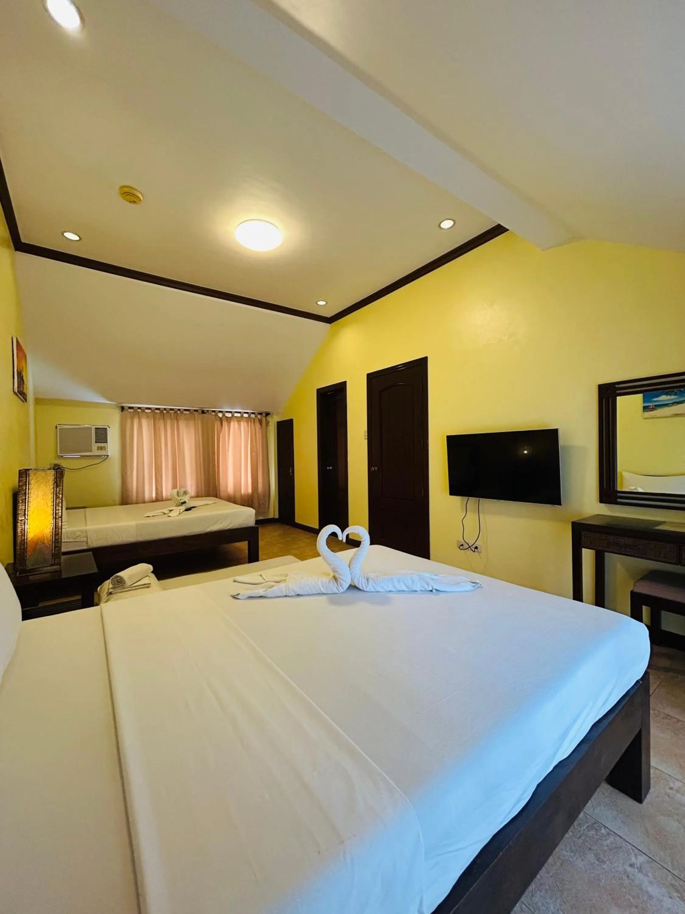 Bed in Sheridan Villas Boracay