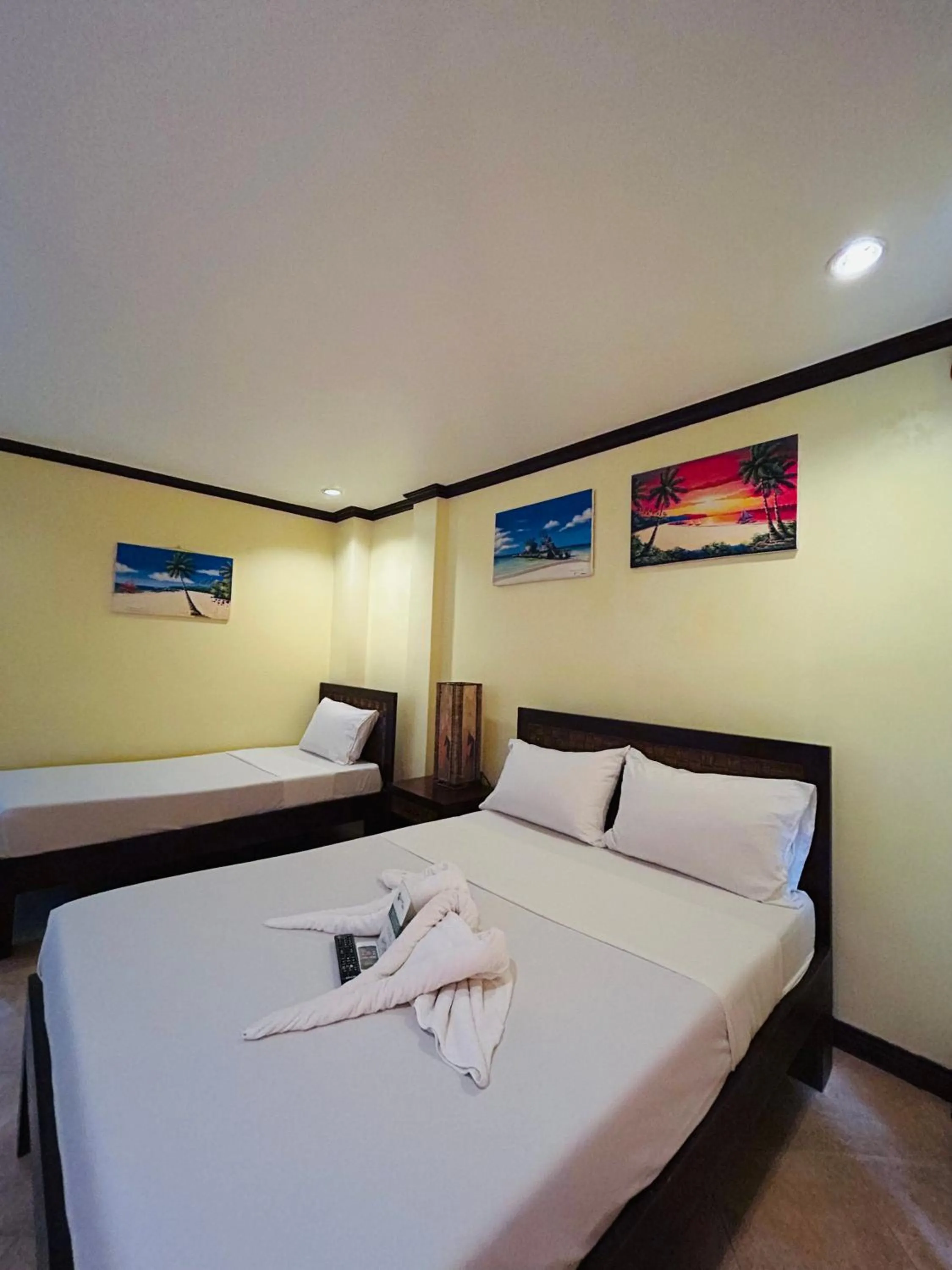 Bed in Sheridan Villas Boracay