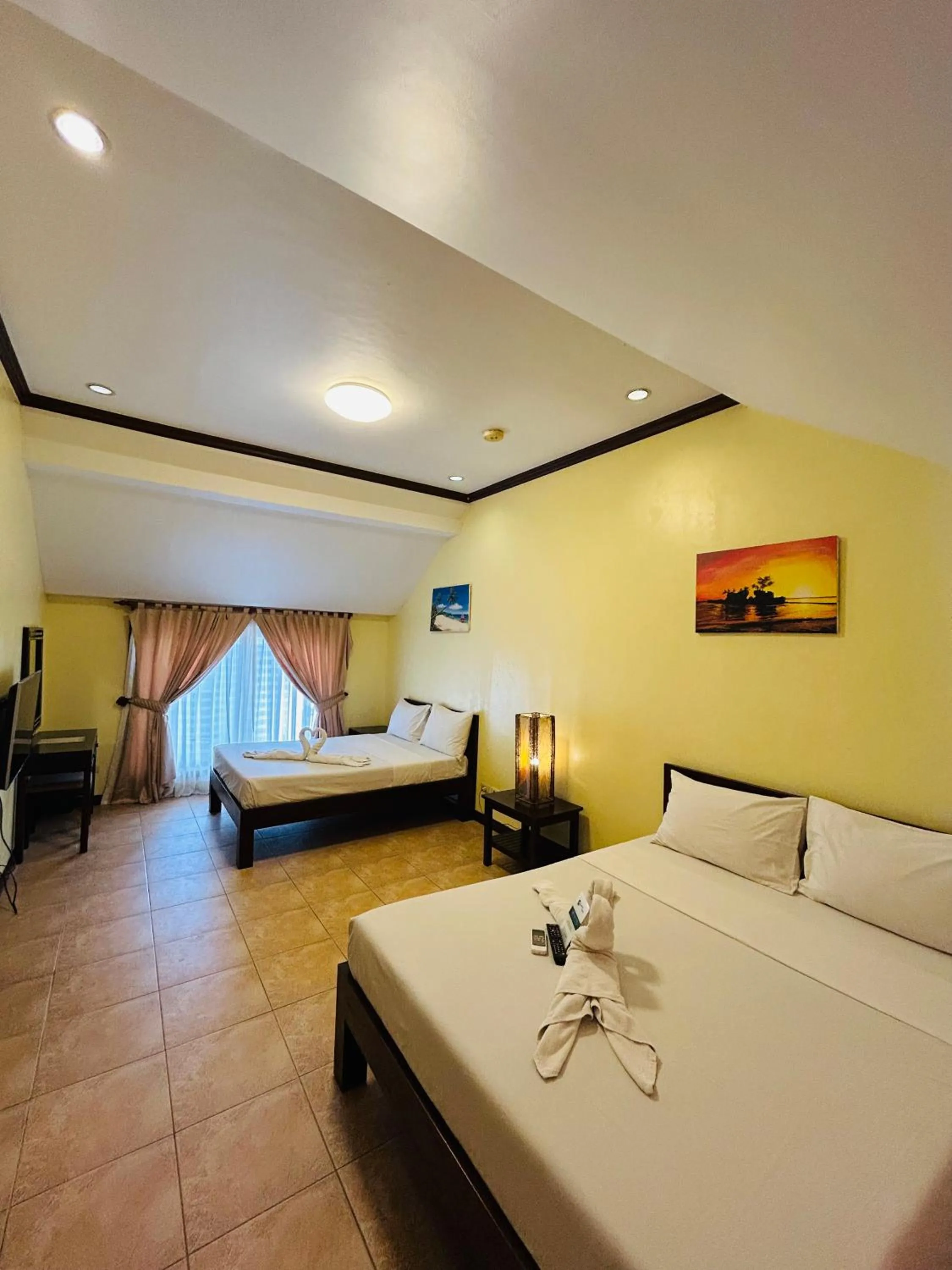 Bed in Sheridan Villas Boracay