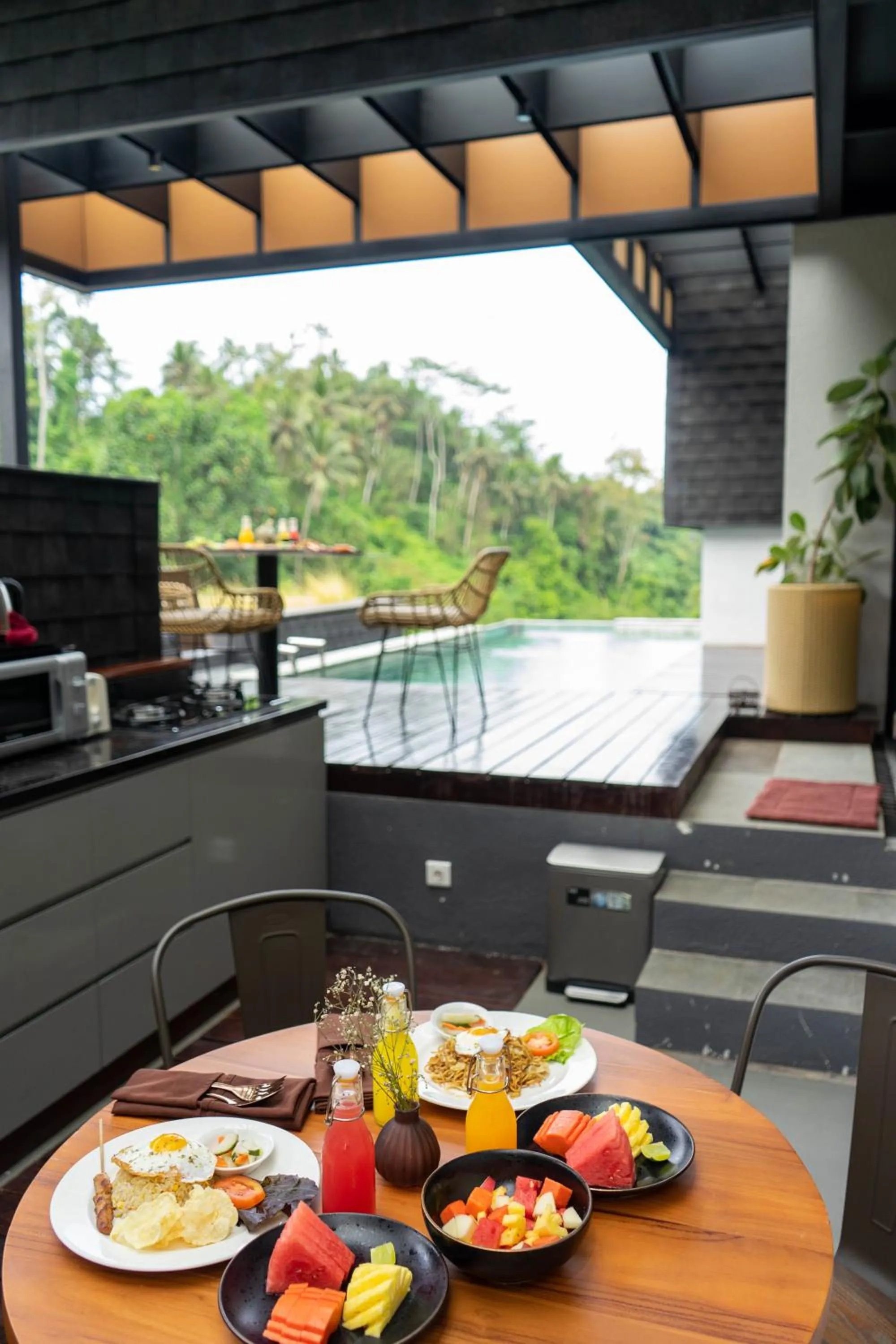 Food and drinks in Zenubud