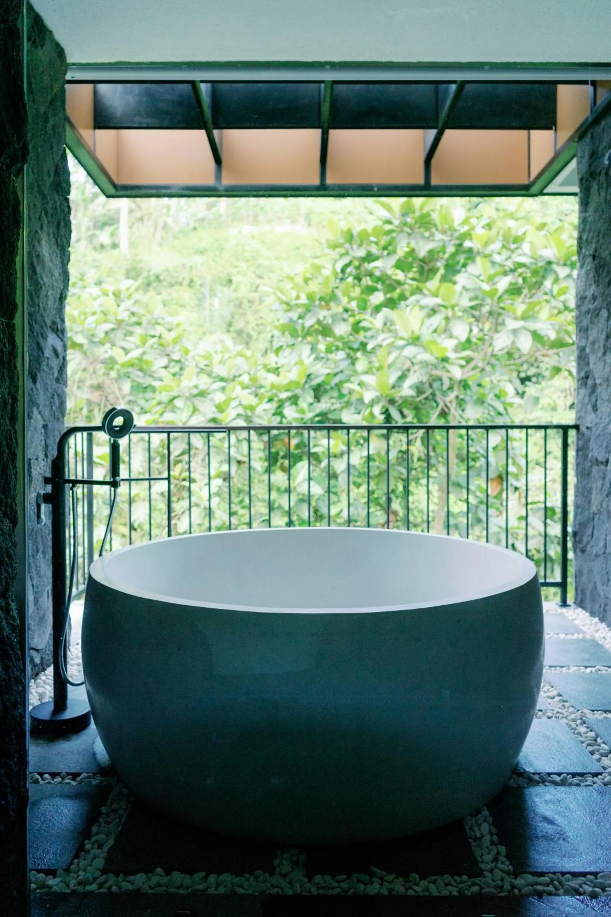 Open Air Bath in Zenubud