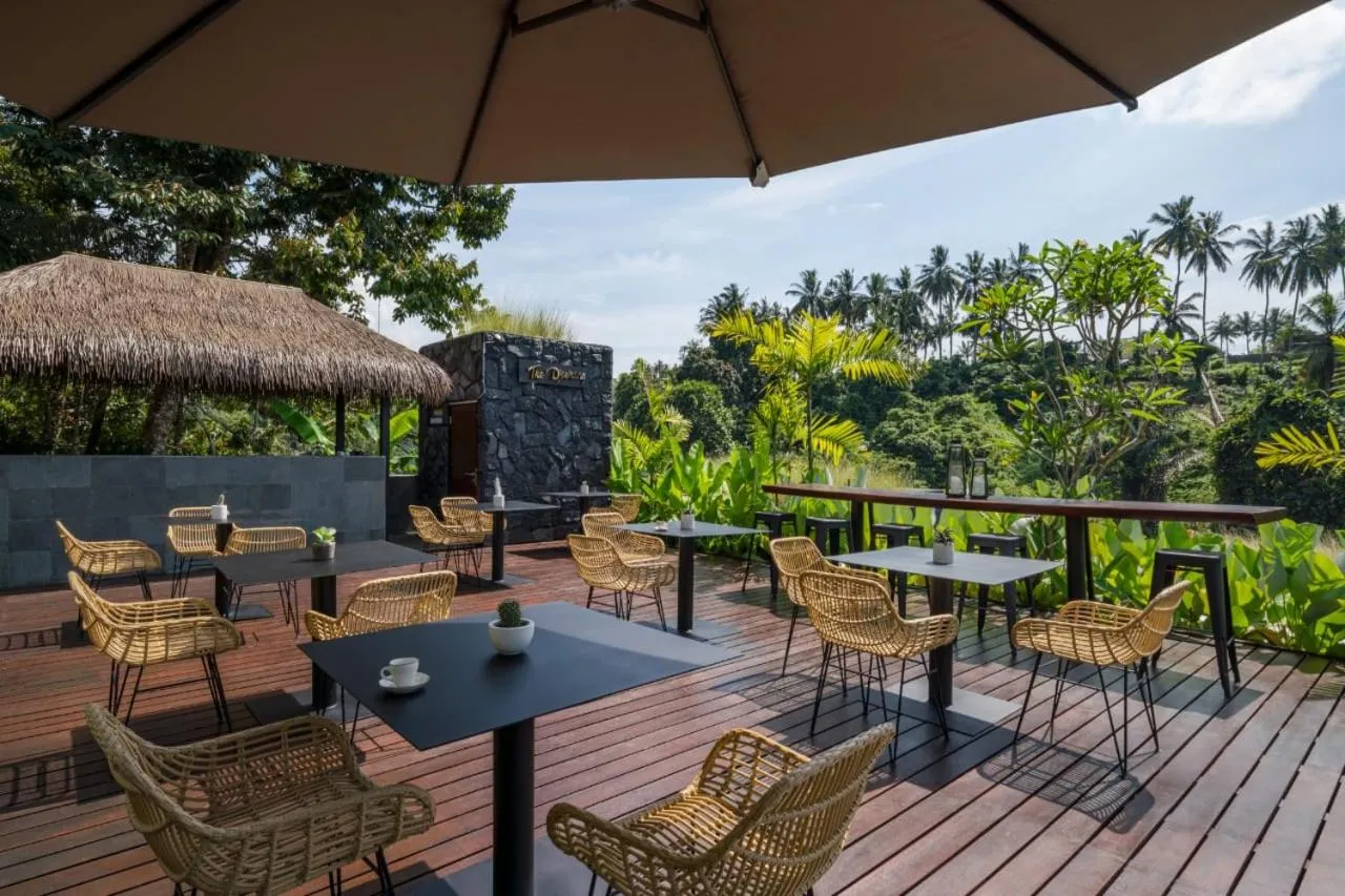 Restaurant/places to eat in Zenubud