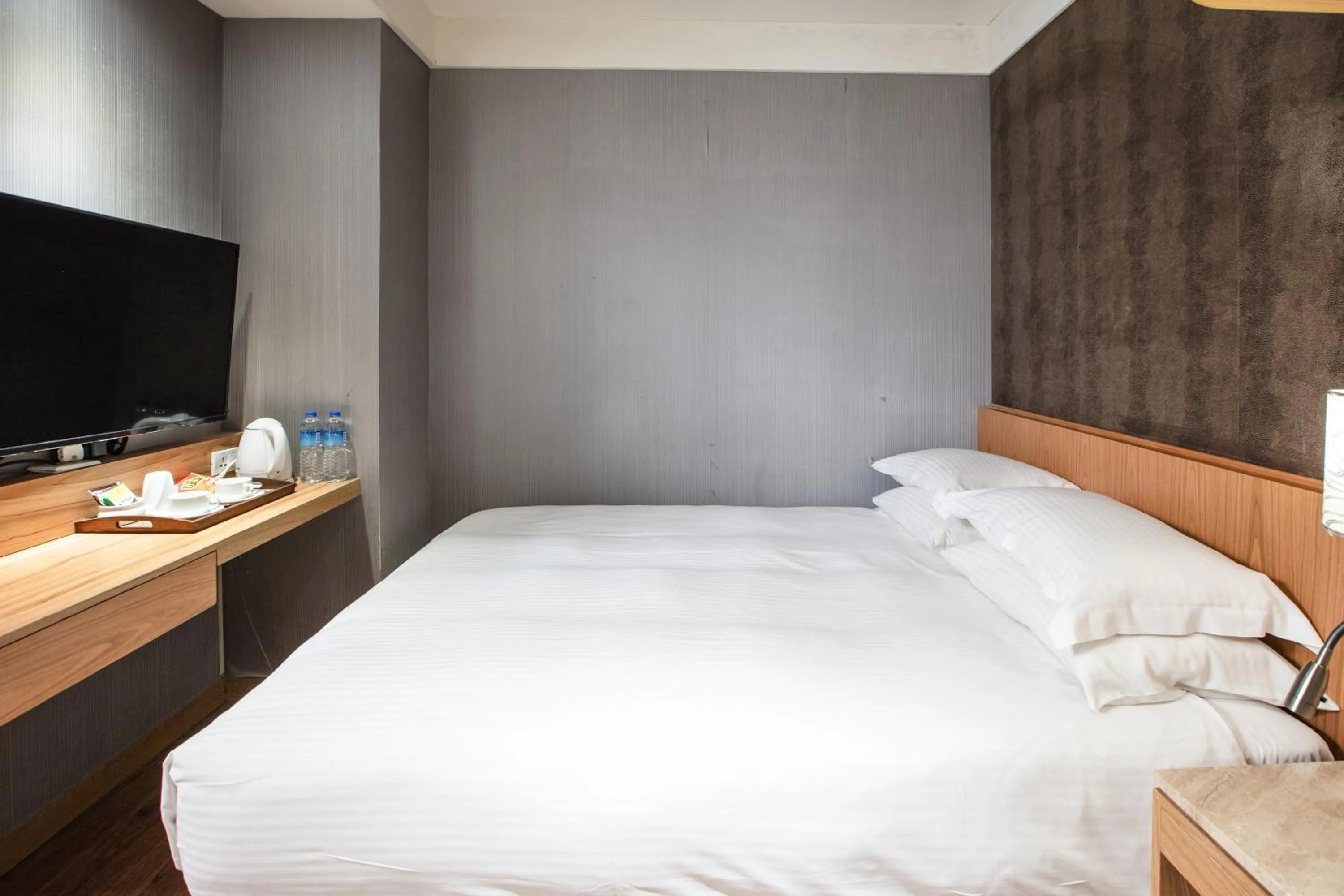 Photo of the whole room, Bed in 雲富大飯店 Hotel Cloud-ZhongShan