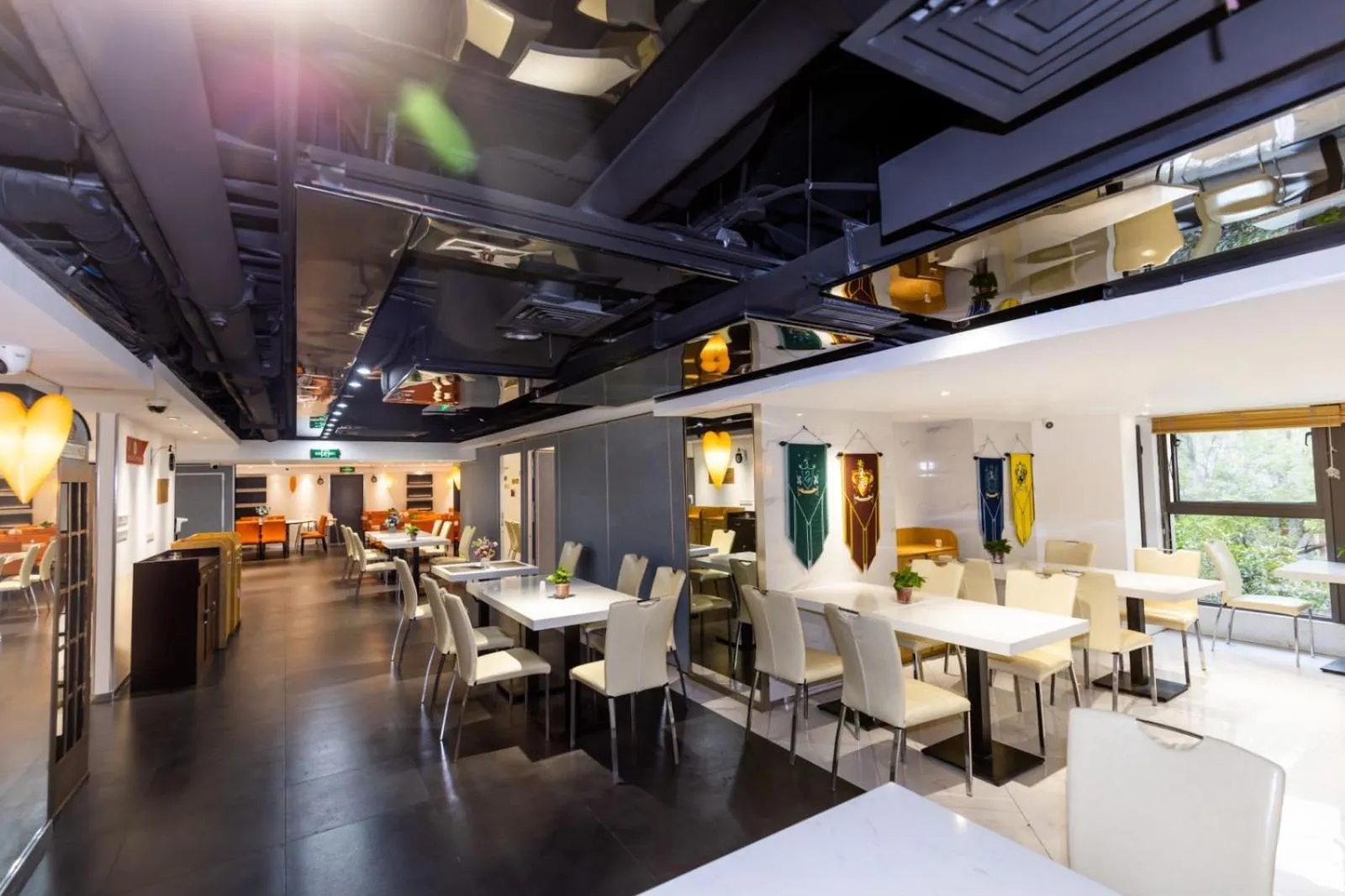 Restaurant/places to eat in Starr Hotel Shanghai (Shanghai Railway Station)