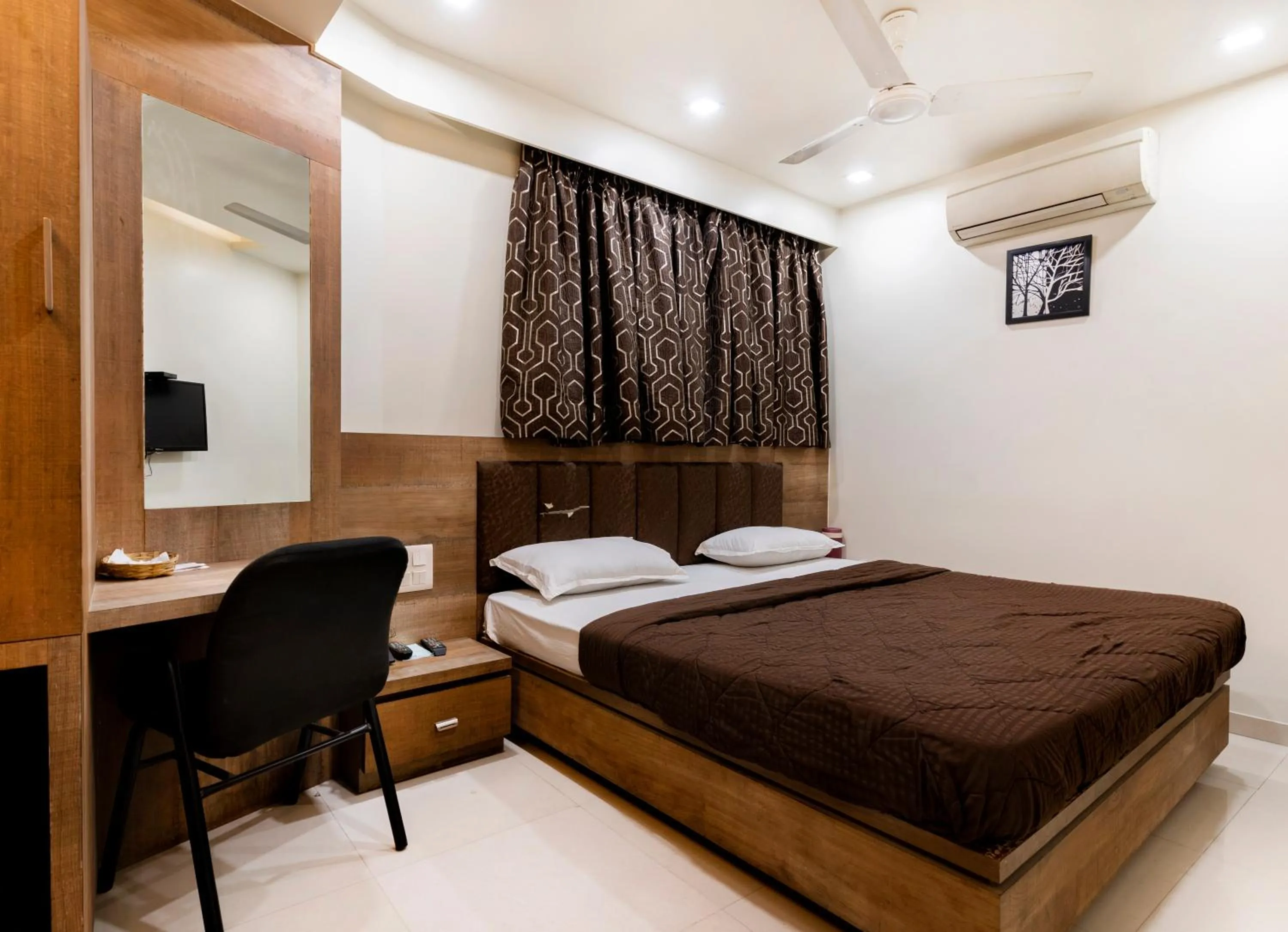 Photo of the whole room, Bed in Hotel Ashish