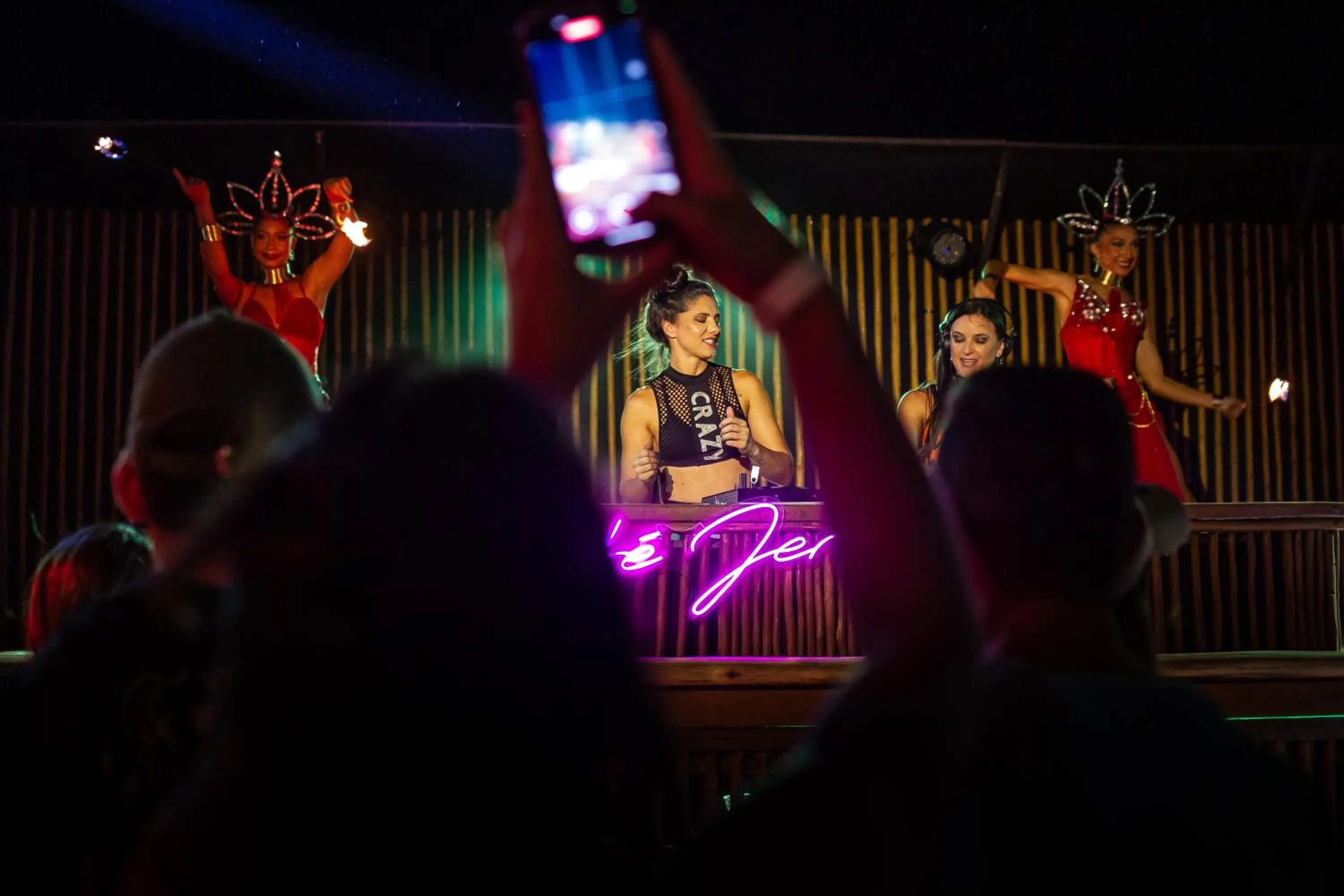 Entertainment in Café Jeri Hotel - Adults Only