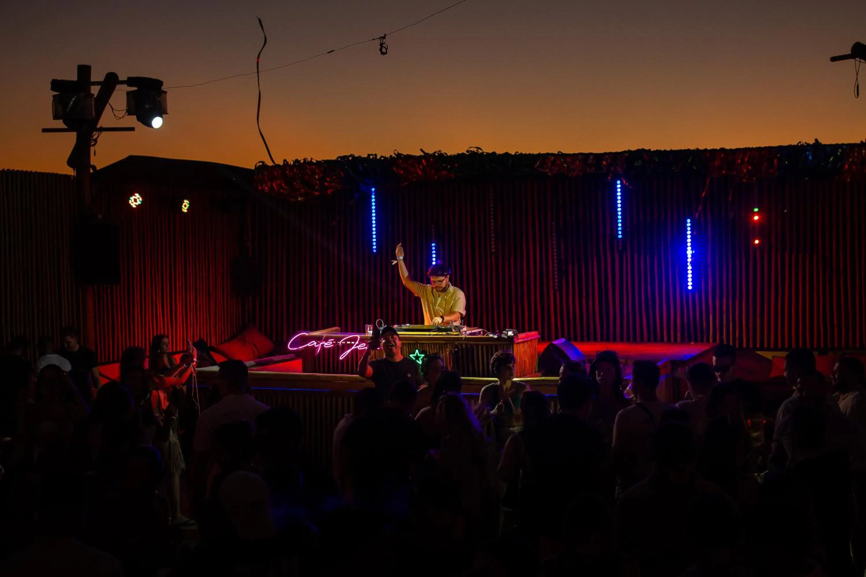 Nightclub / DJ in Café Jeri Hotel - Adults Only