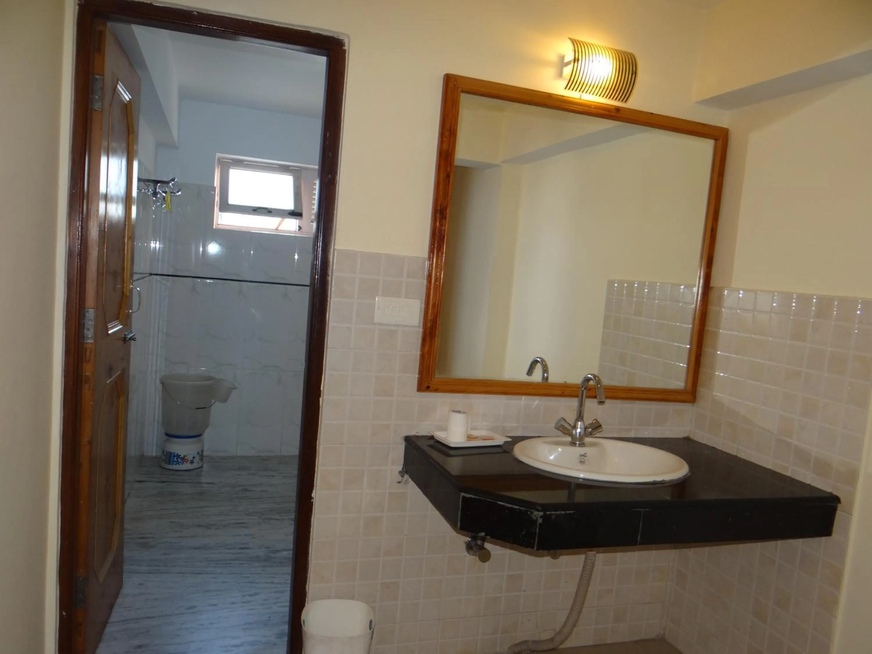 Hotel Mountain Trail Manali