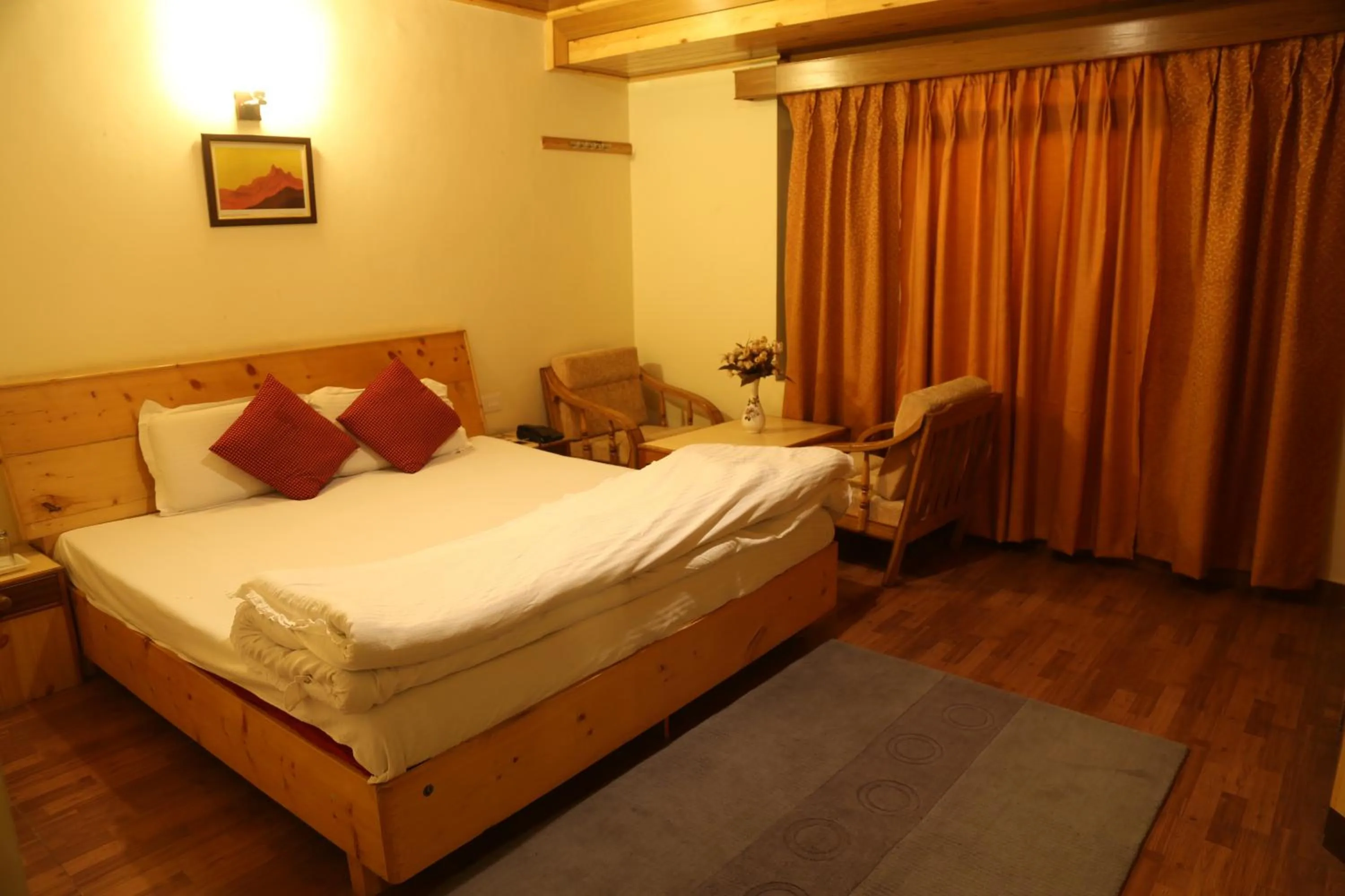 Bed in Hotel Mountain Trail Manali