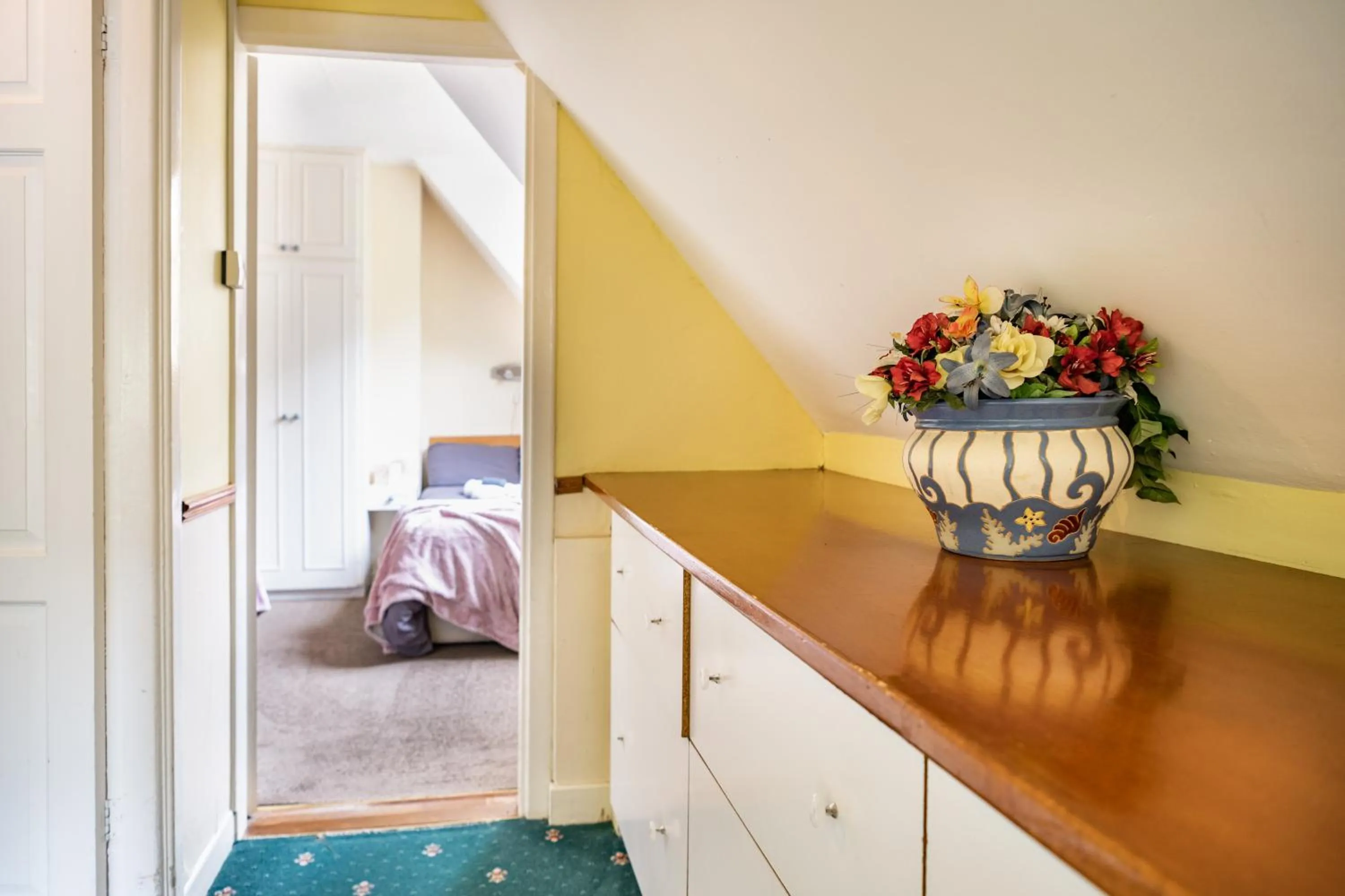 Facade/entrance, Bed in Gleann Na Smol