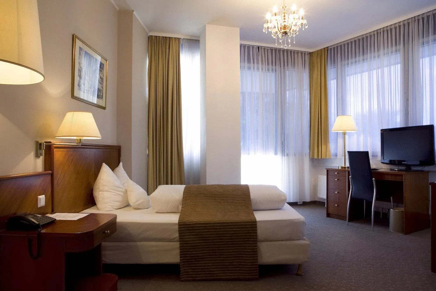 Bed in ROSS Hotel nähe Messe Stuttgart