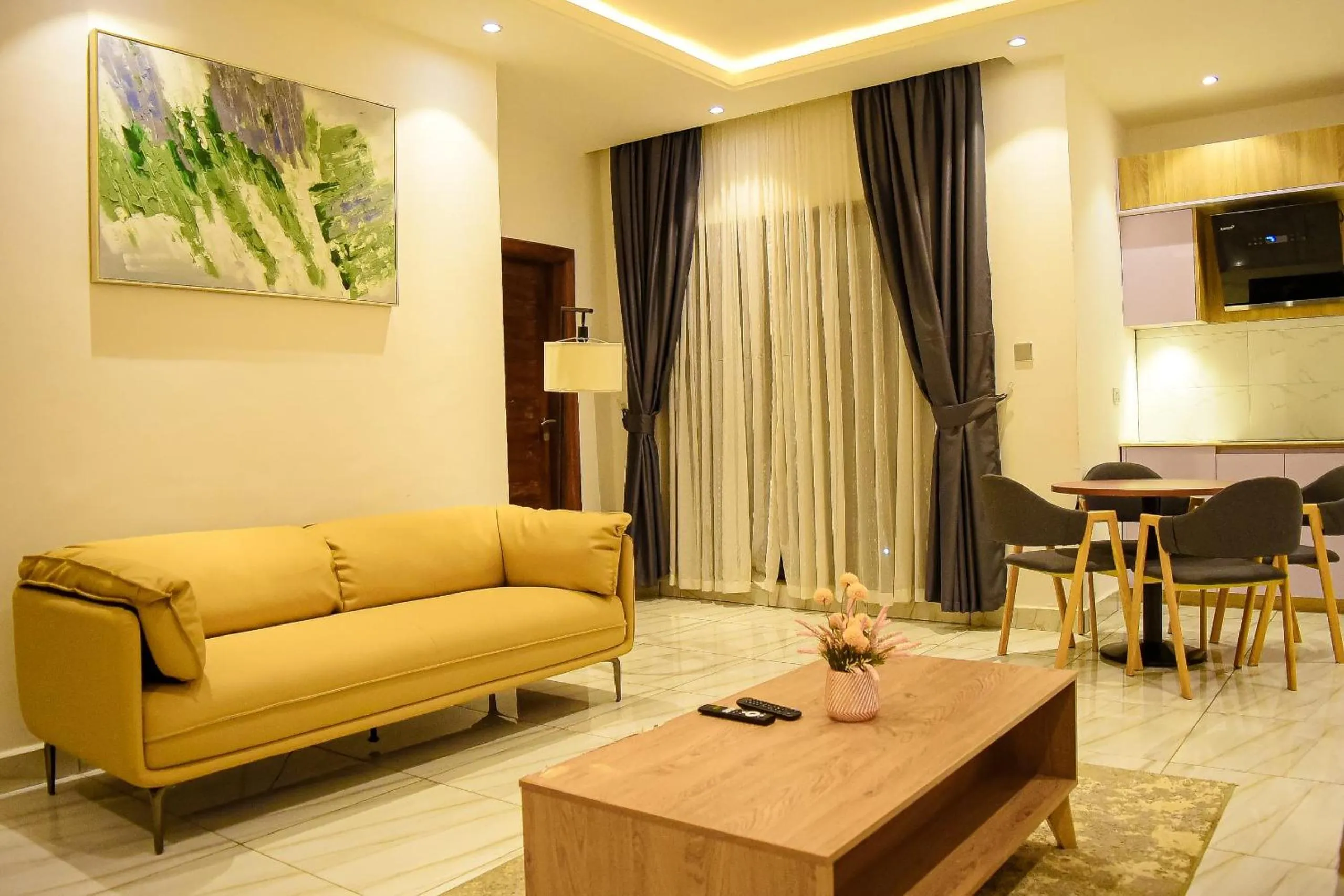 AIDEN HOMES AND APARTMENTS HOTEl