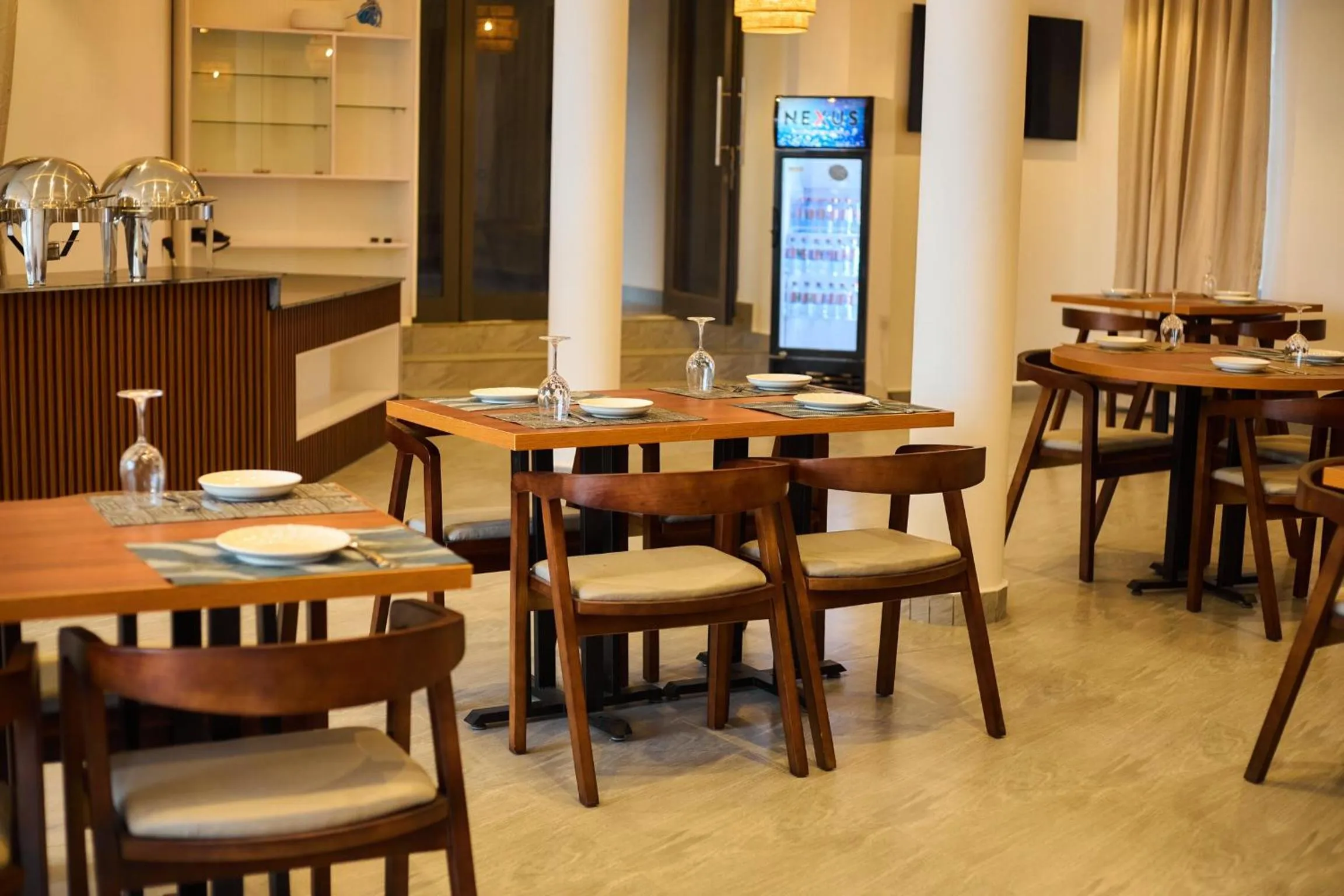 Restaurant/places to eat in AIDEN HOMES AND APARTMENTS HOTEl