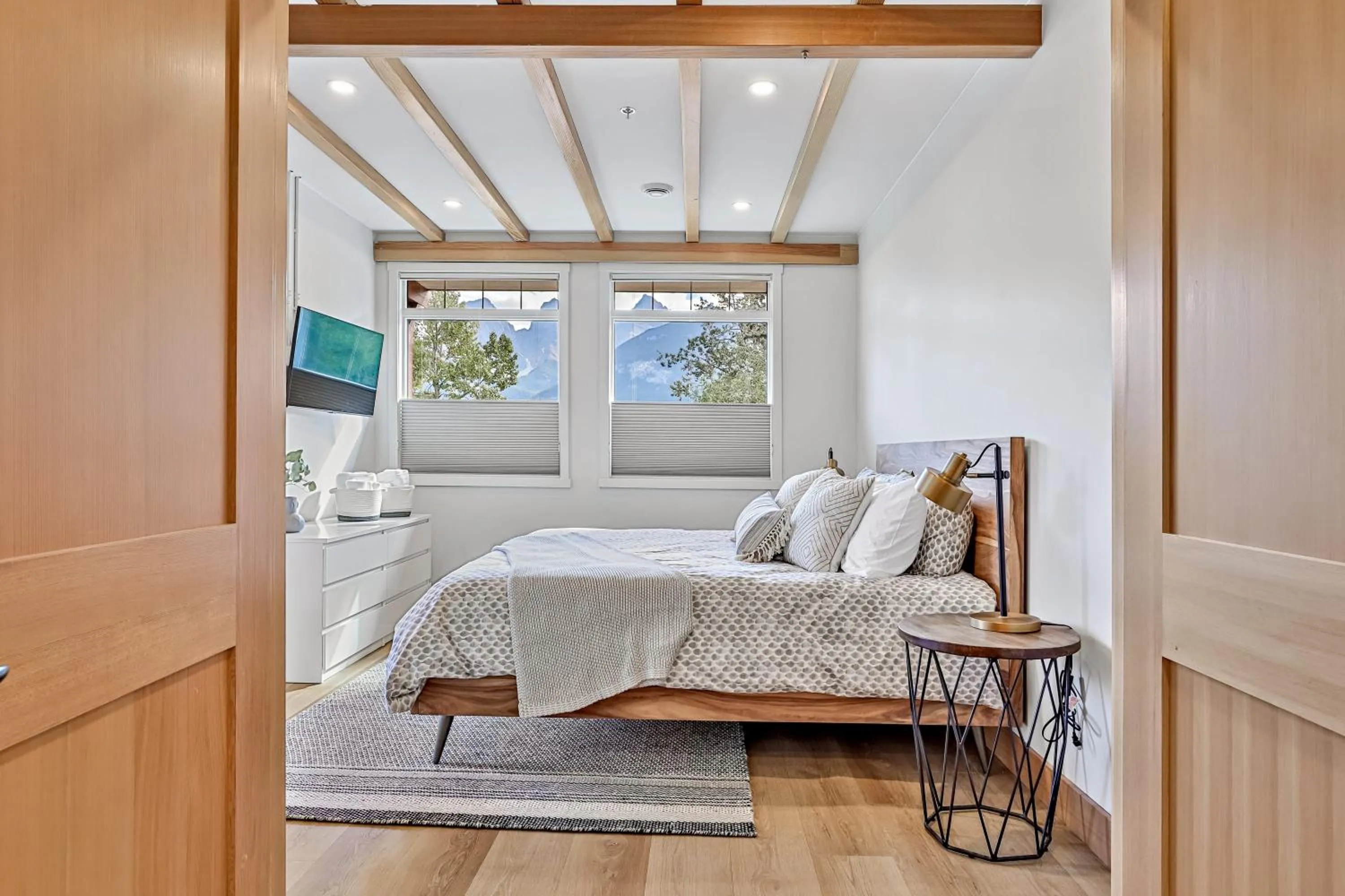 Bed in Ravens Crest Lodge - Stunning Views Perfectly Located on Main Street