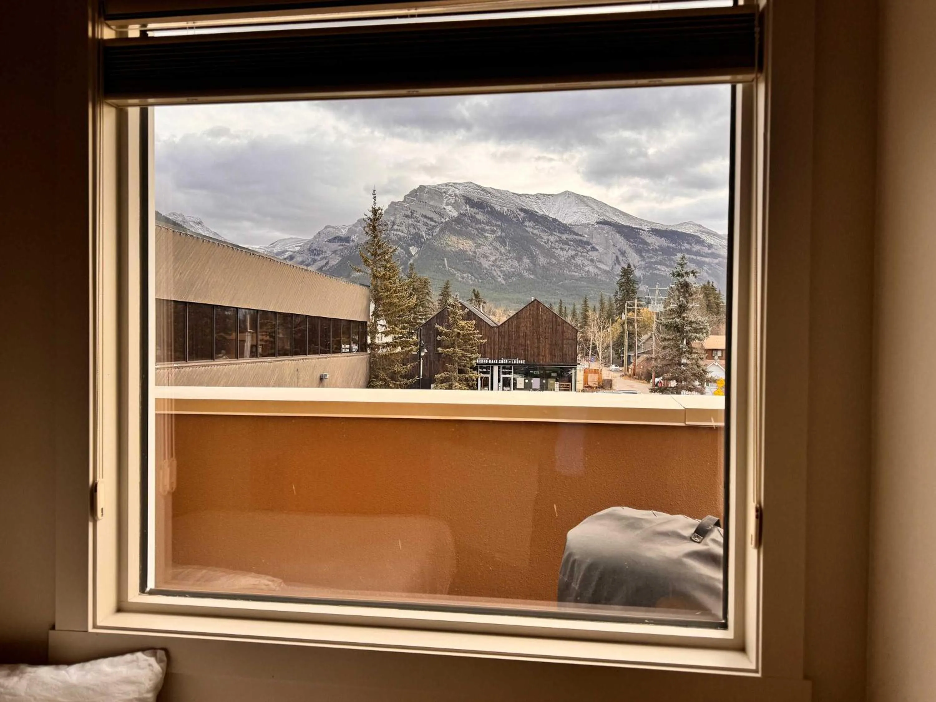 Ravens Crest Lodge - Stunning Views Perfectly Located on Main Street