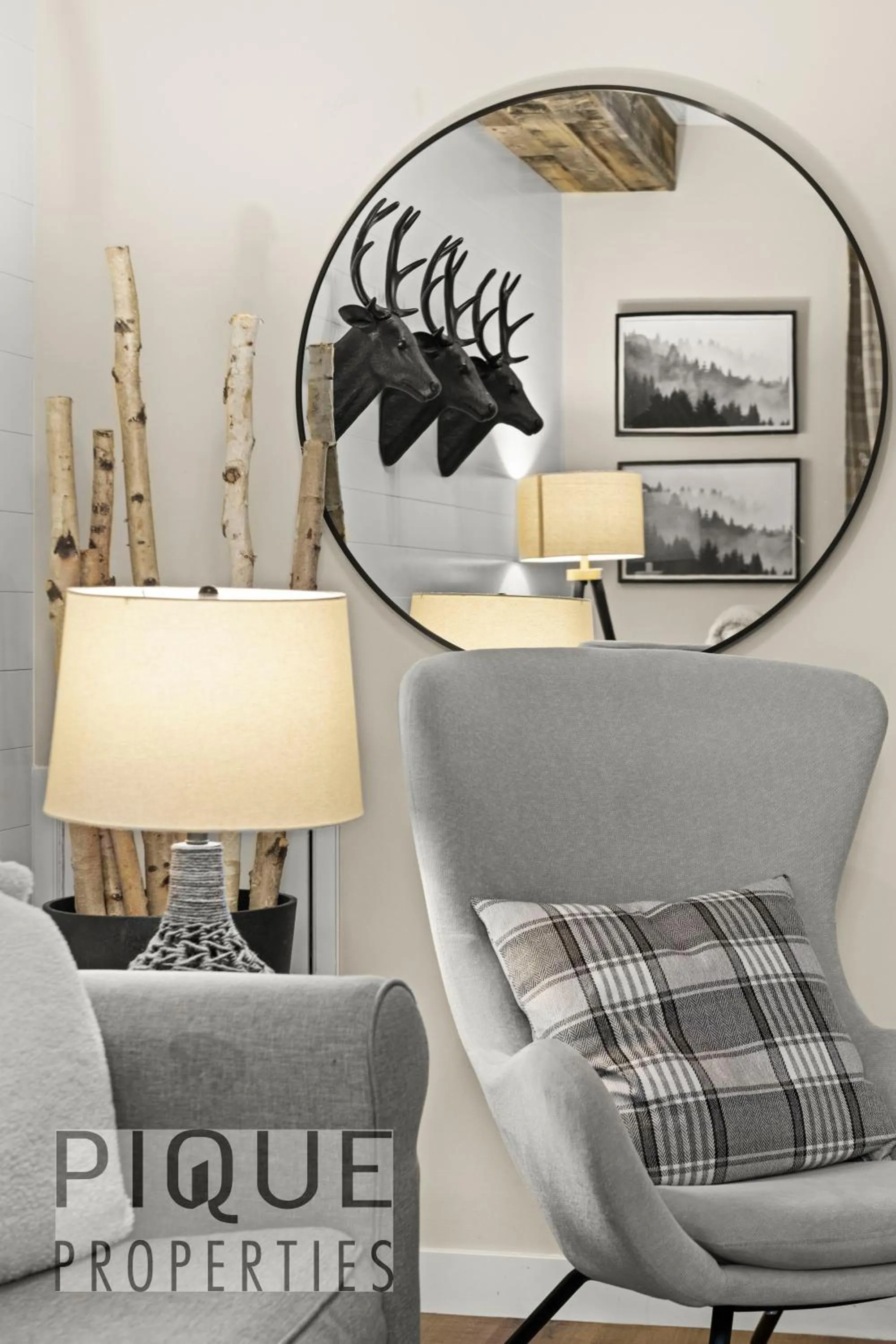 Mystic Mountain Chalet, Heated Outdoor Pool & Hot Tub, Free Parking, Fast Wifi!