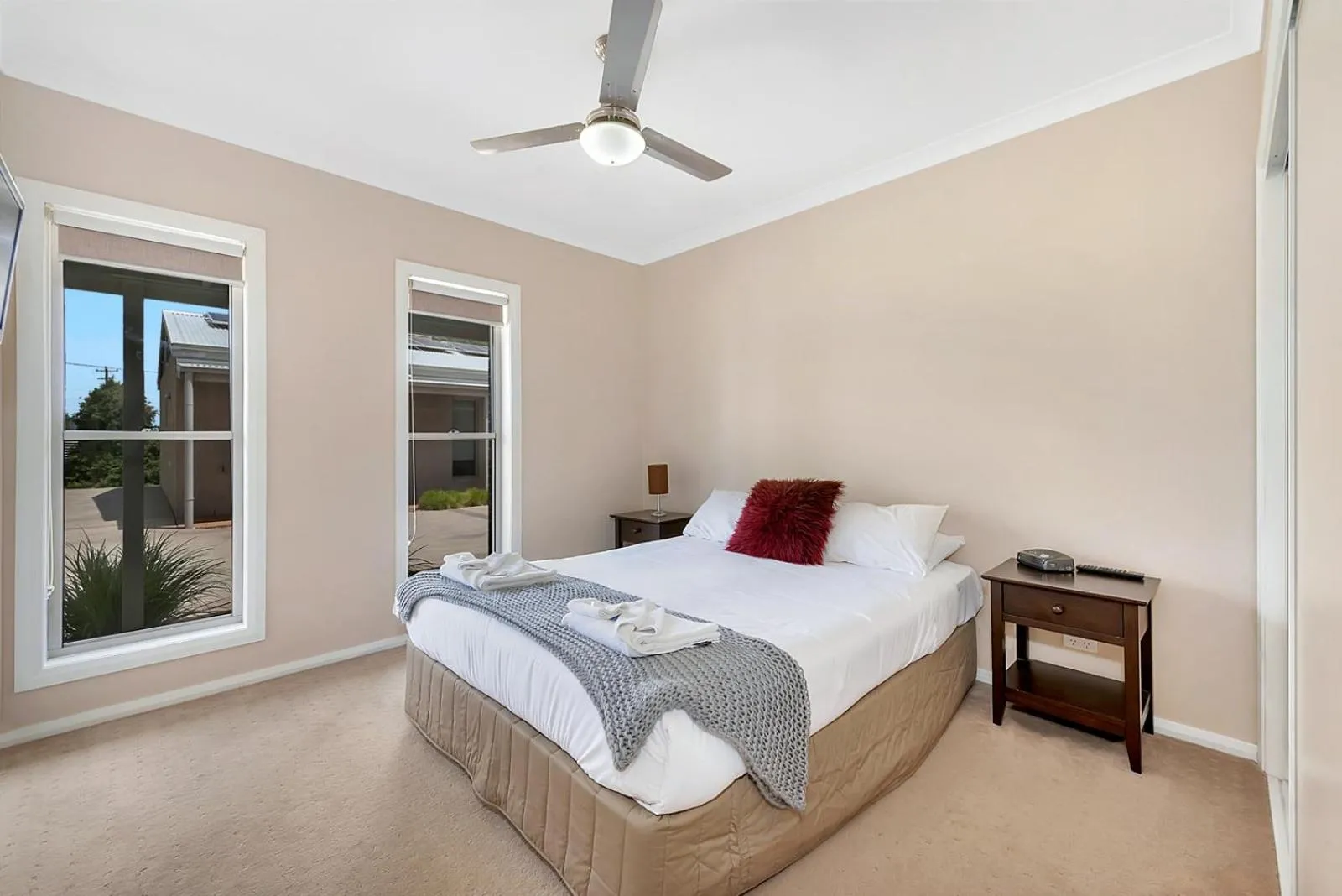 Bedroom, Bed in Kennedy Holiday Villas