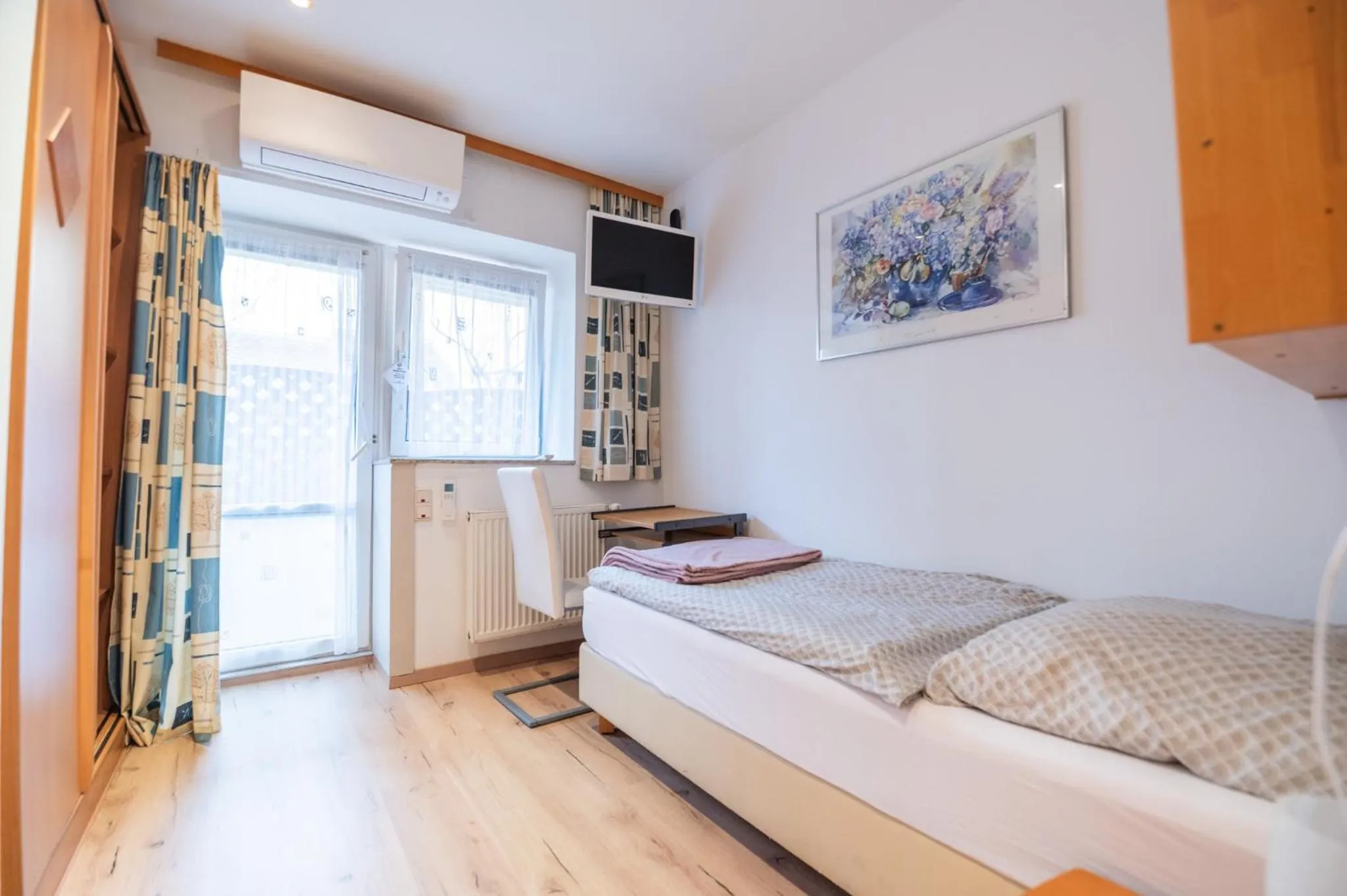 Bed in Hotel Alter Telegraf