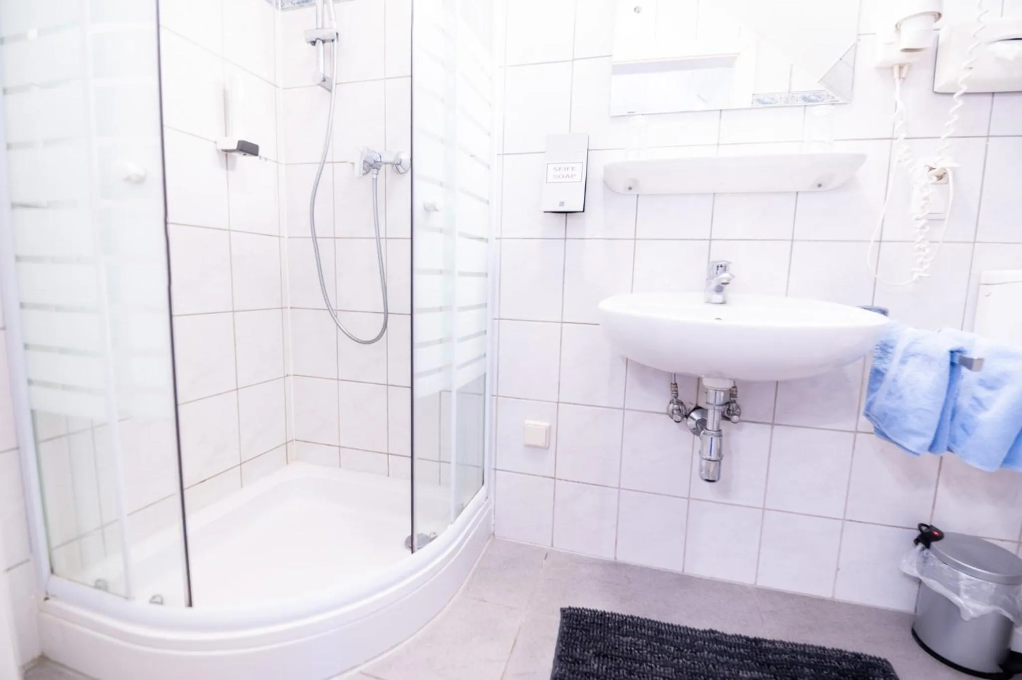 Shower in Hotel Alter Telegraf