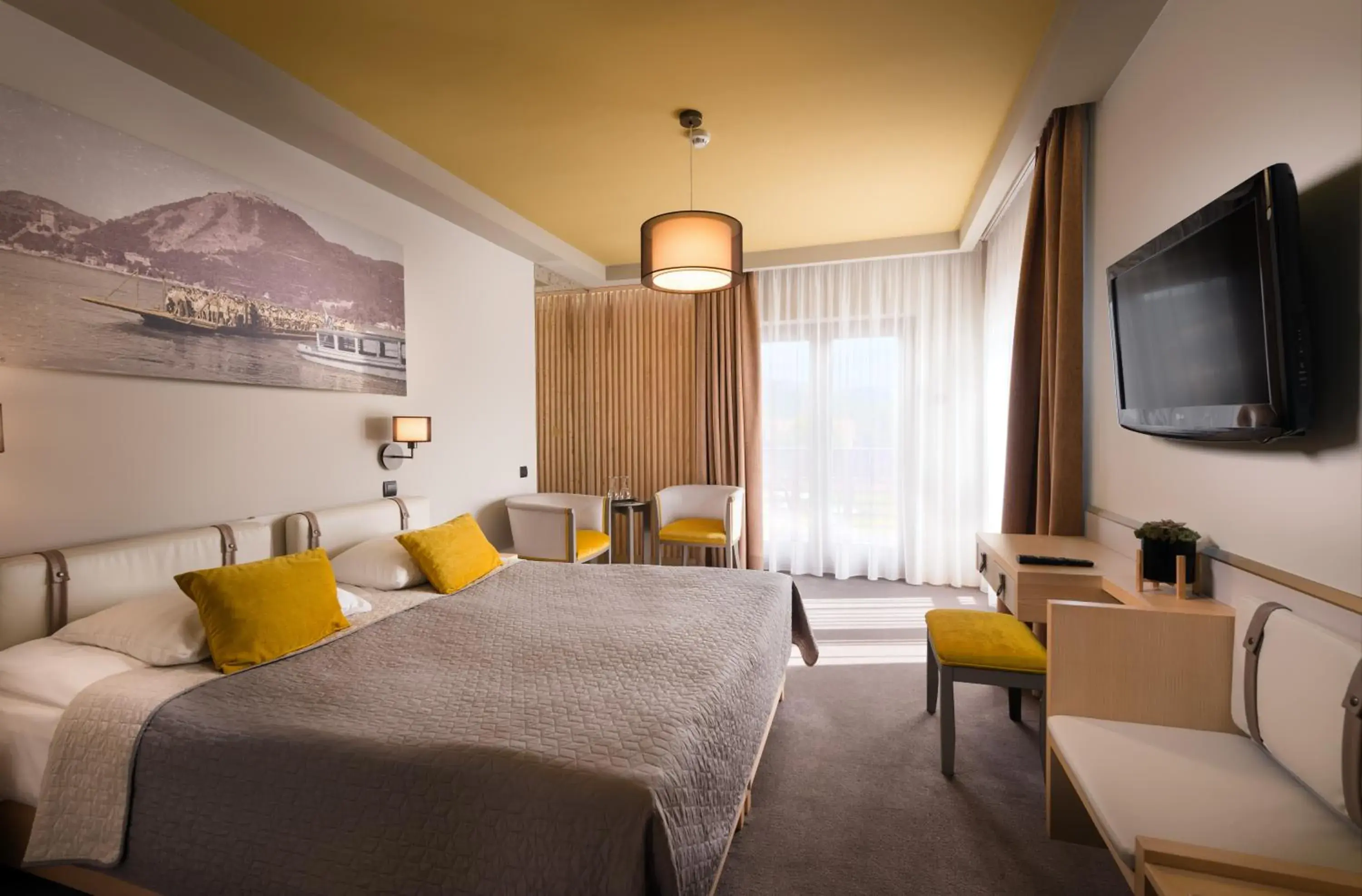 Standard Double Room with Balcony - single occupancy in Hotel Visegrád Standard Double Room with Balcony - single occupancy in Hotel Visegrád