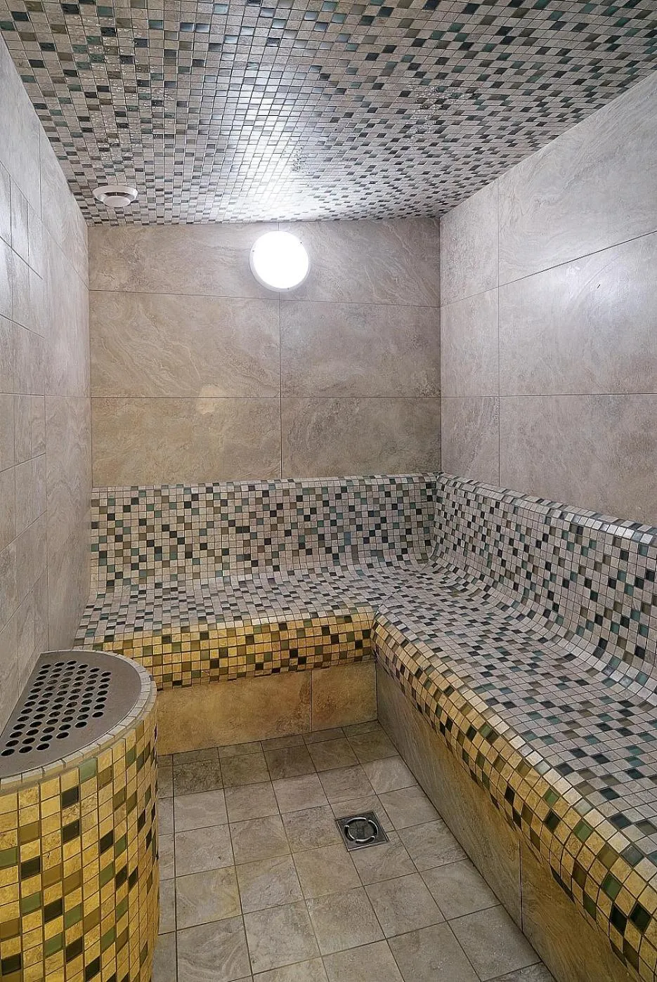 Steam room in Hotel Visegrád