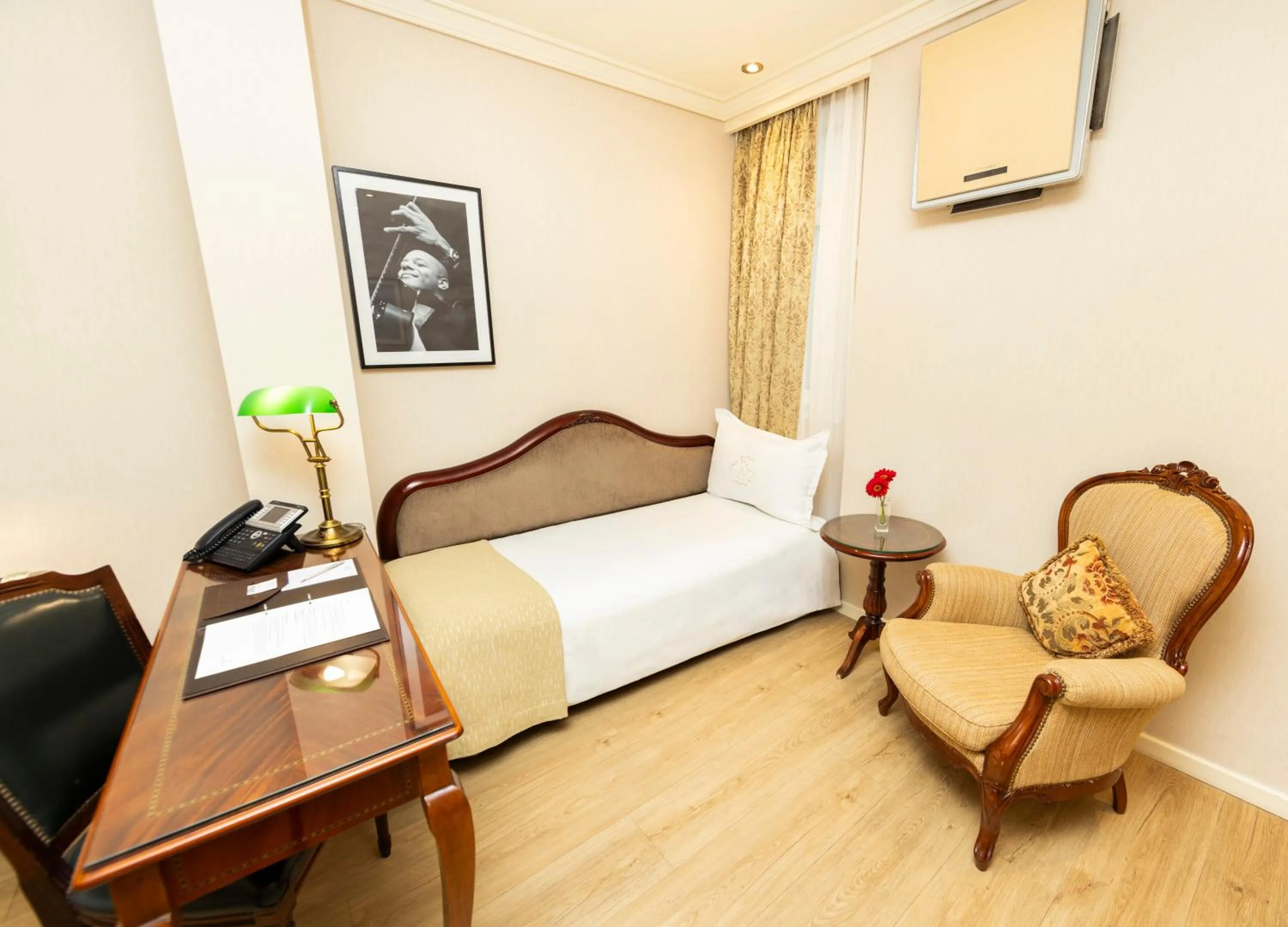 Bed in Melia Recoleta Plaza Hotel