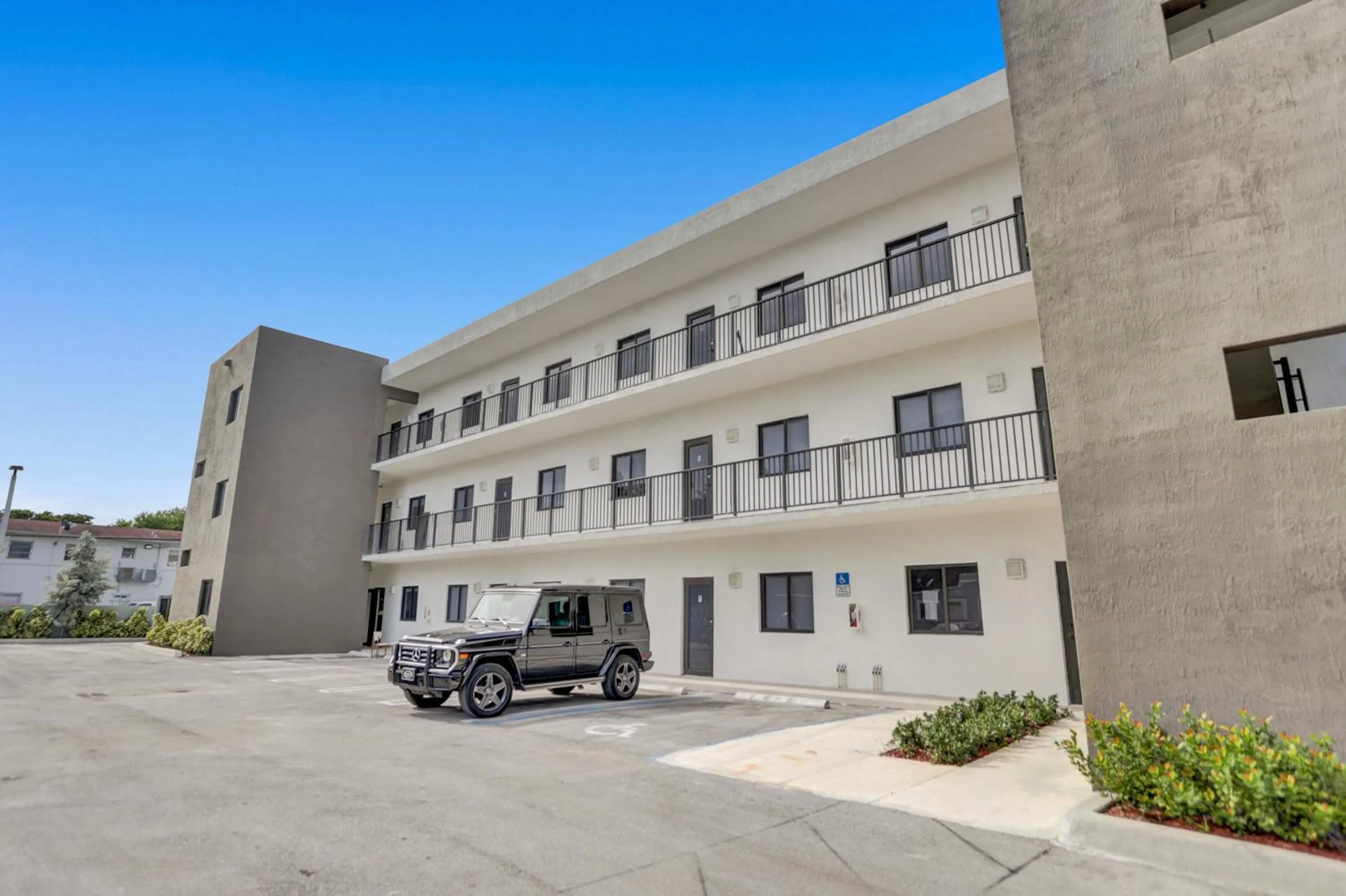 Property building in Renzzi Wynwood Apartments