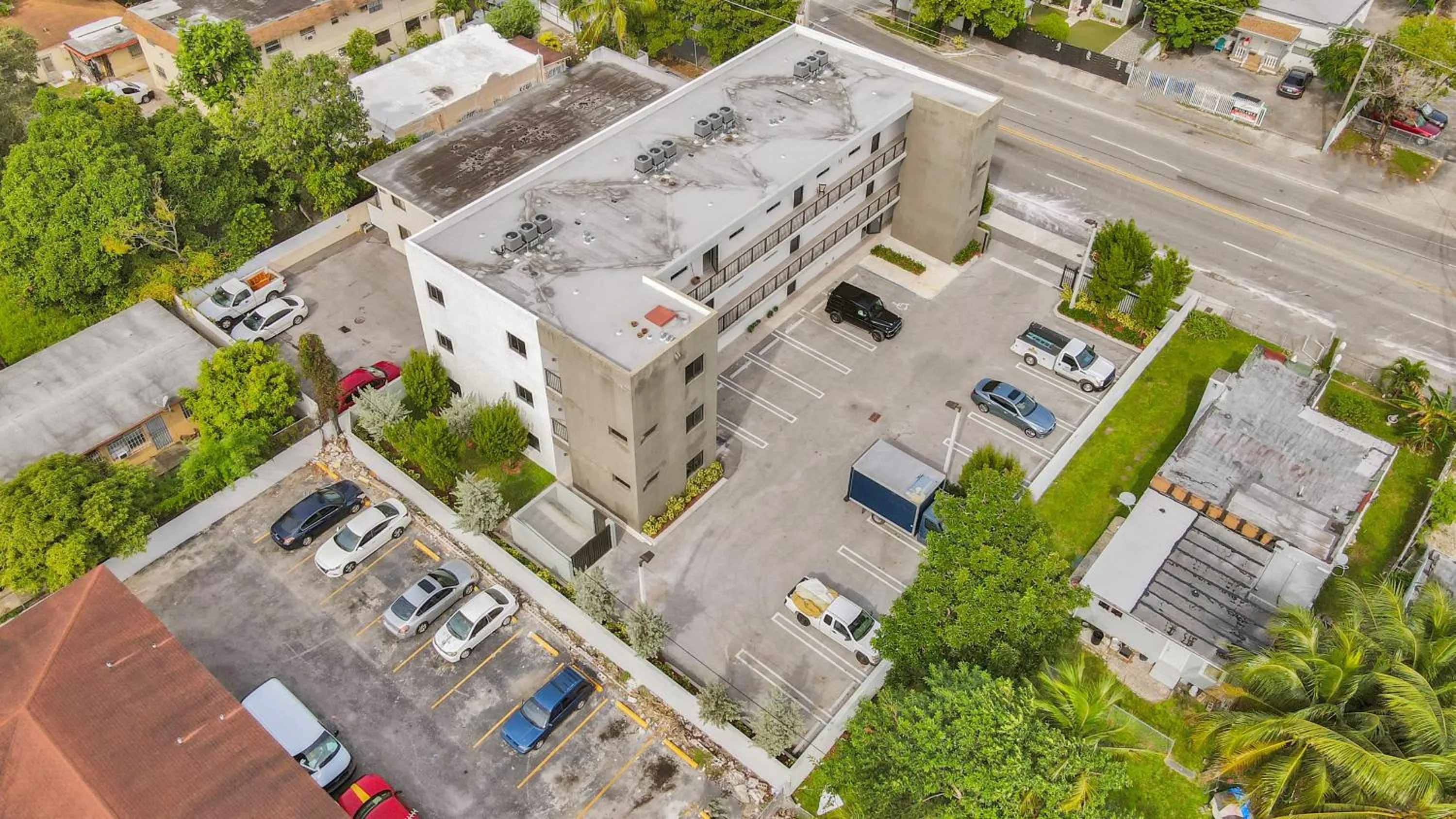 Property building in Renzzi Wynwood Apartments