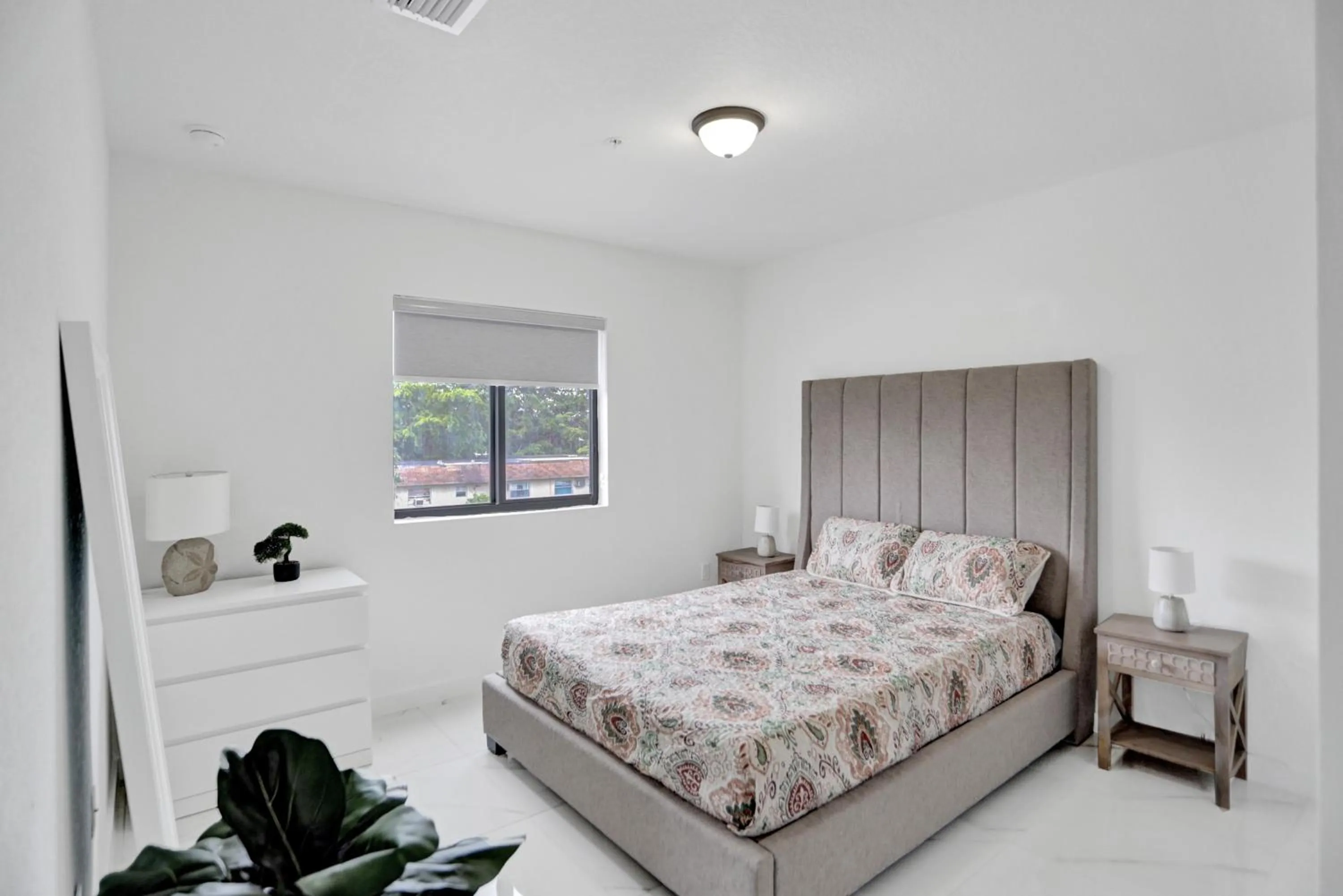 Bed in Renzzi Wynwood Apartments