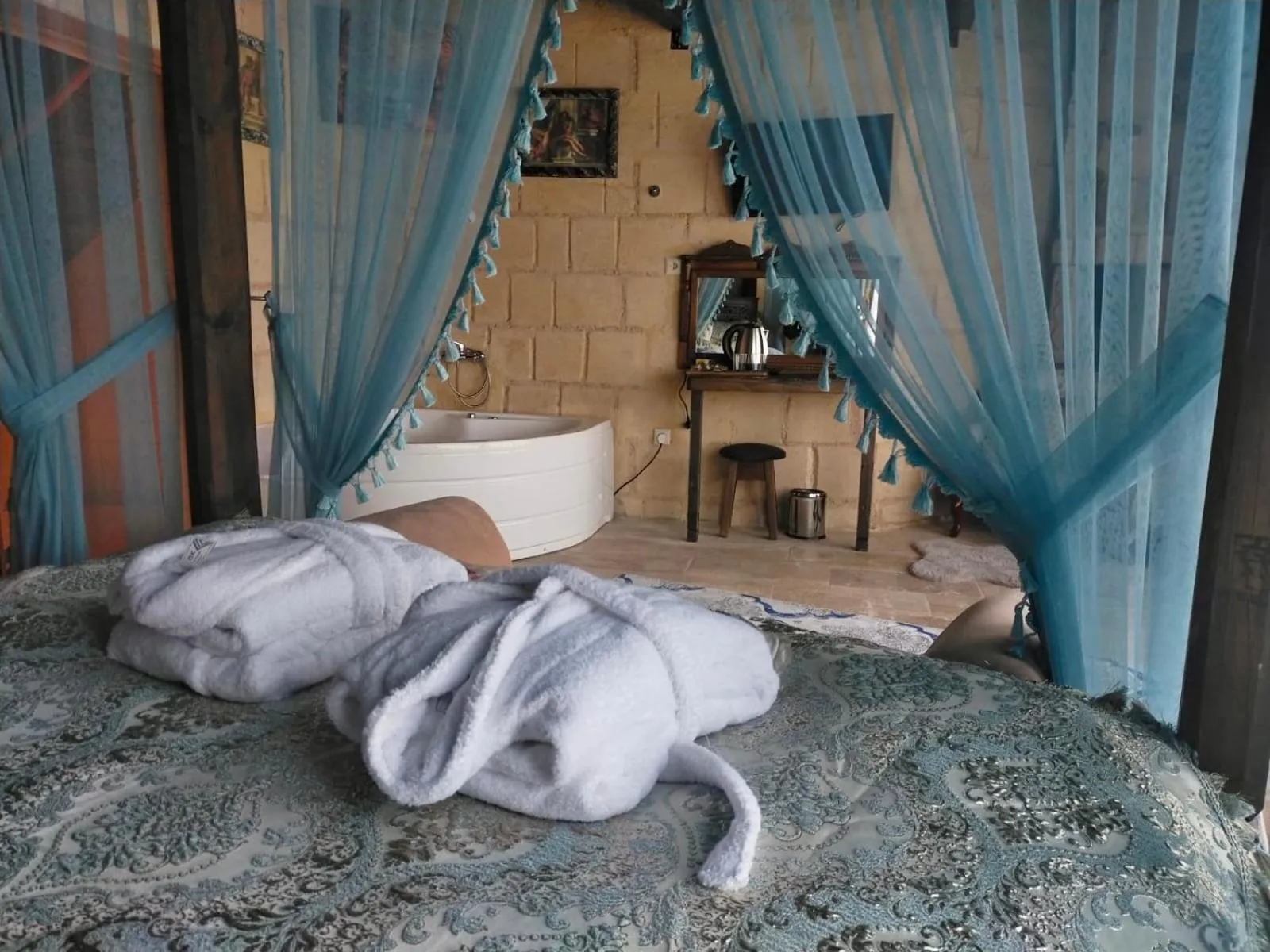Decorative detail, Bed in Cappadocia Alaz Cave Otel