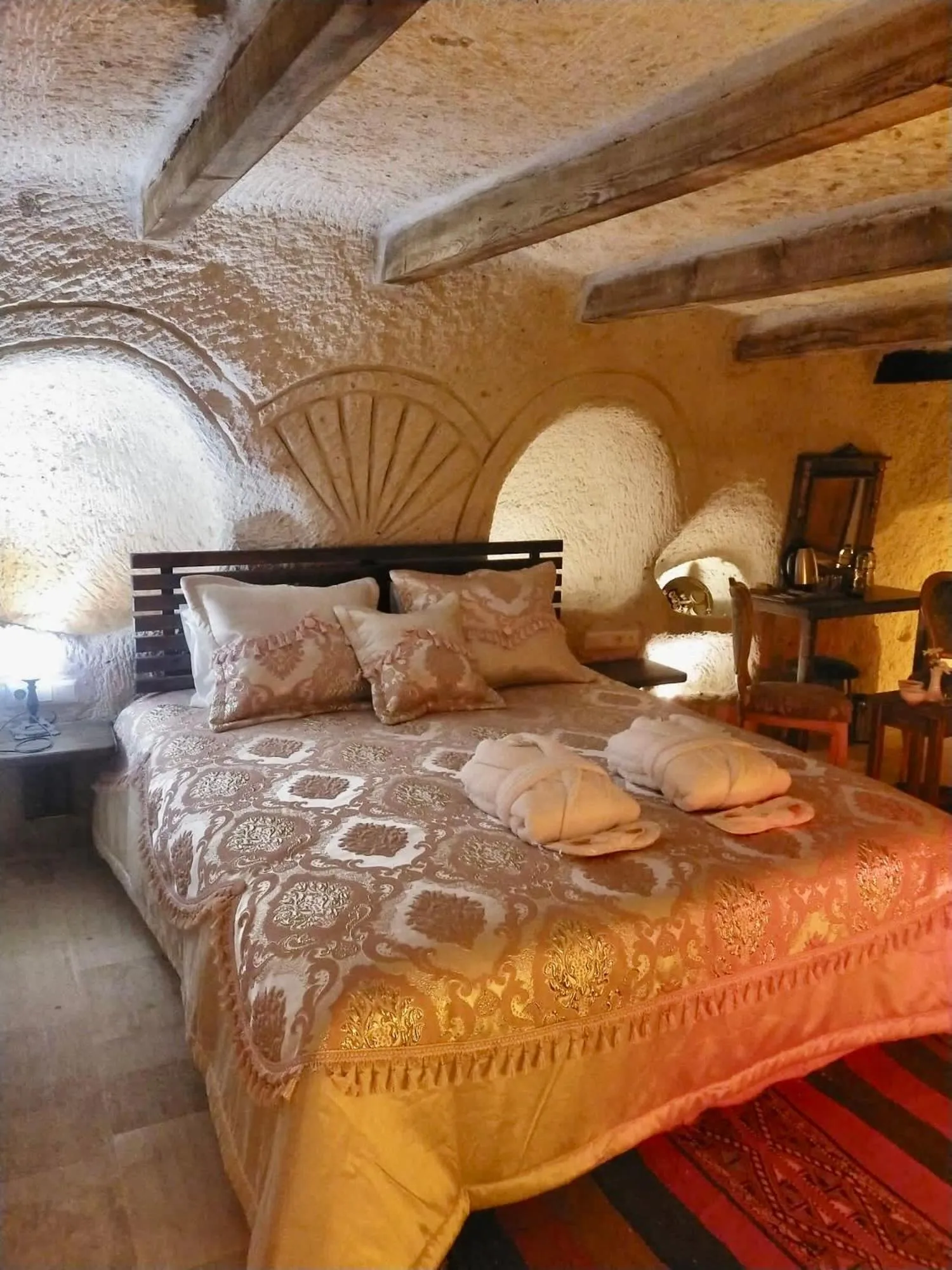 Bed in Cappadocia Alaz Cave Otel