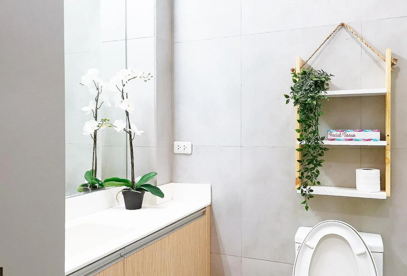 Bathroom in GMRENTALS Apartment at Mactan Airport